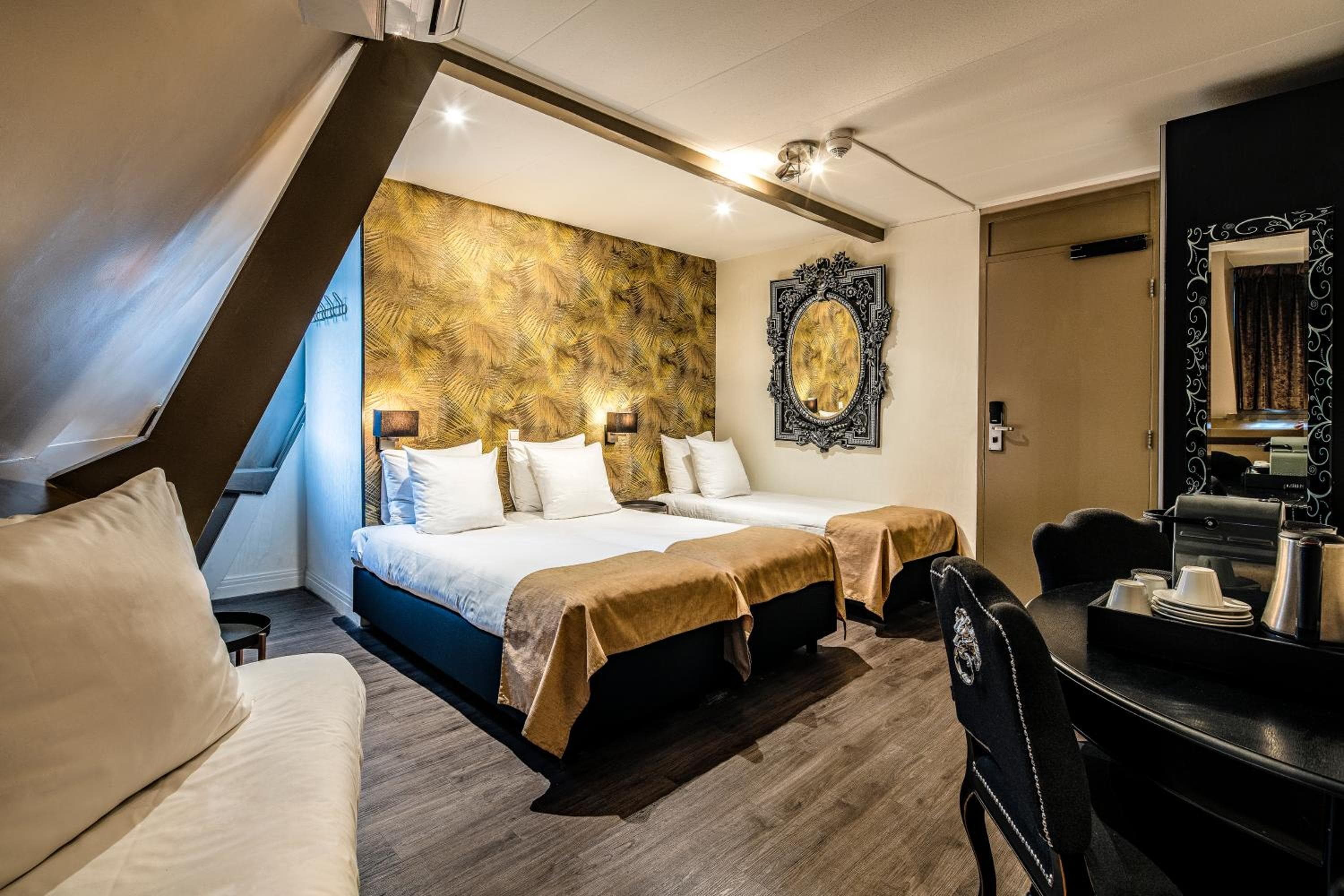 Hotel Sint Nicolaas — 13