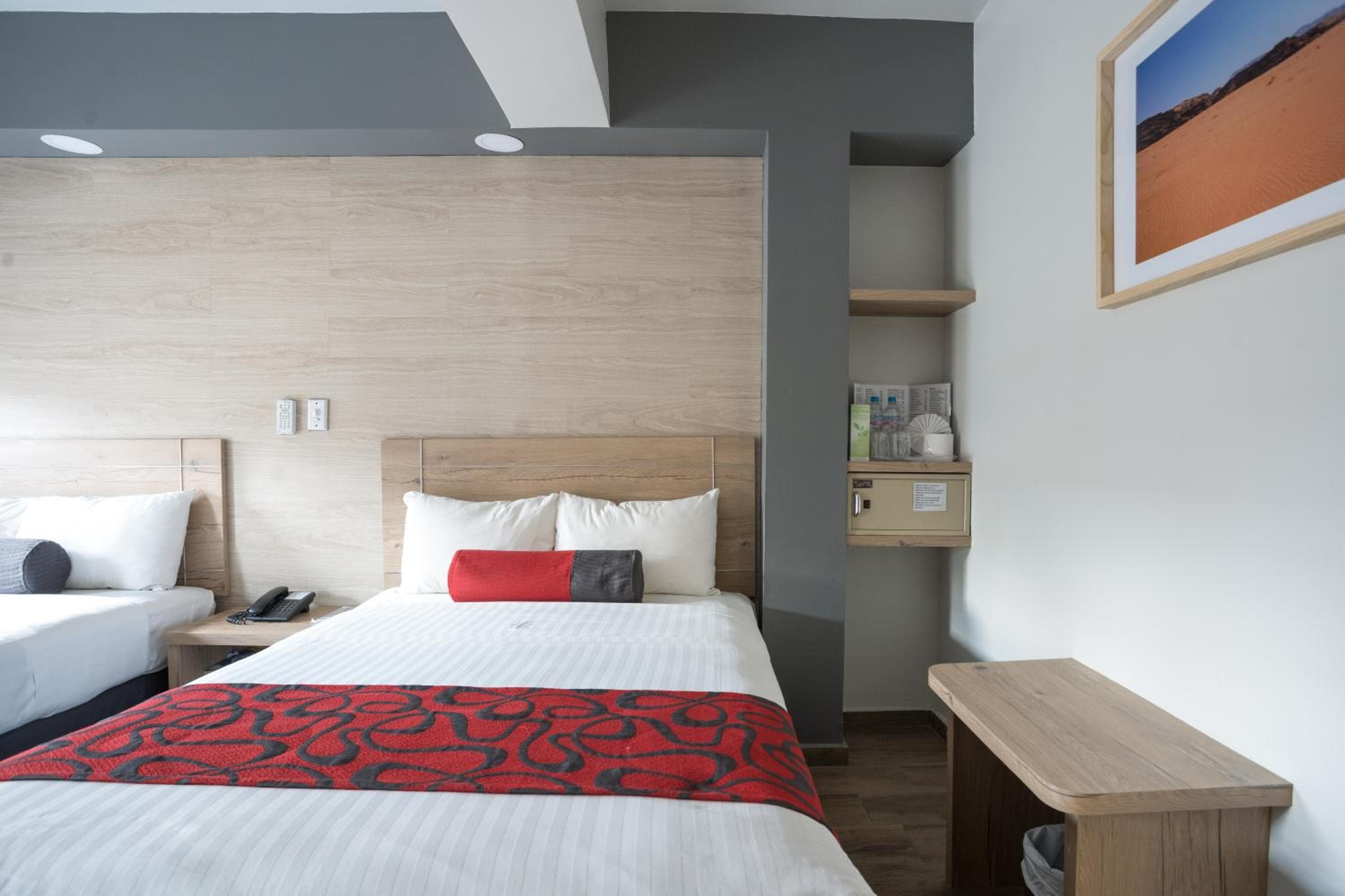 Hotel Roble — 27