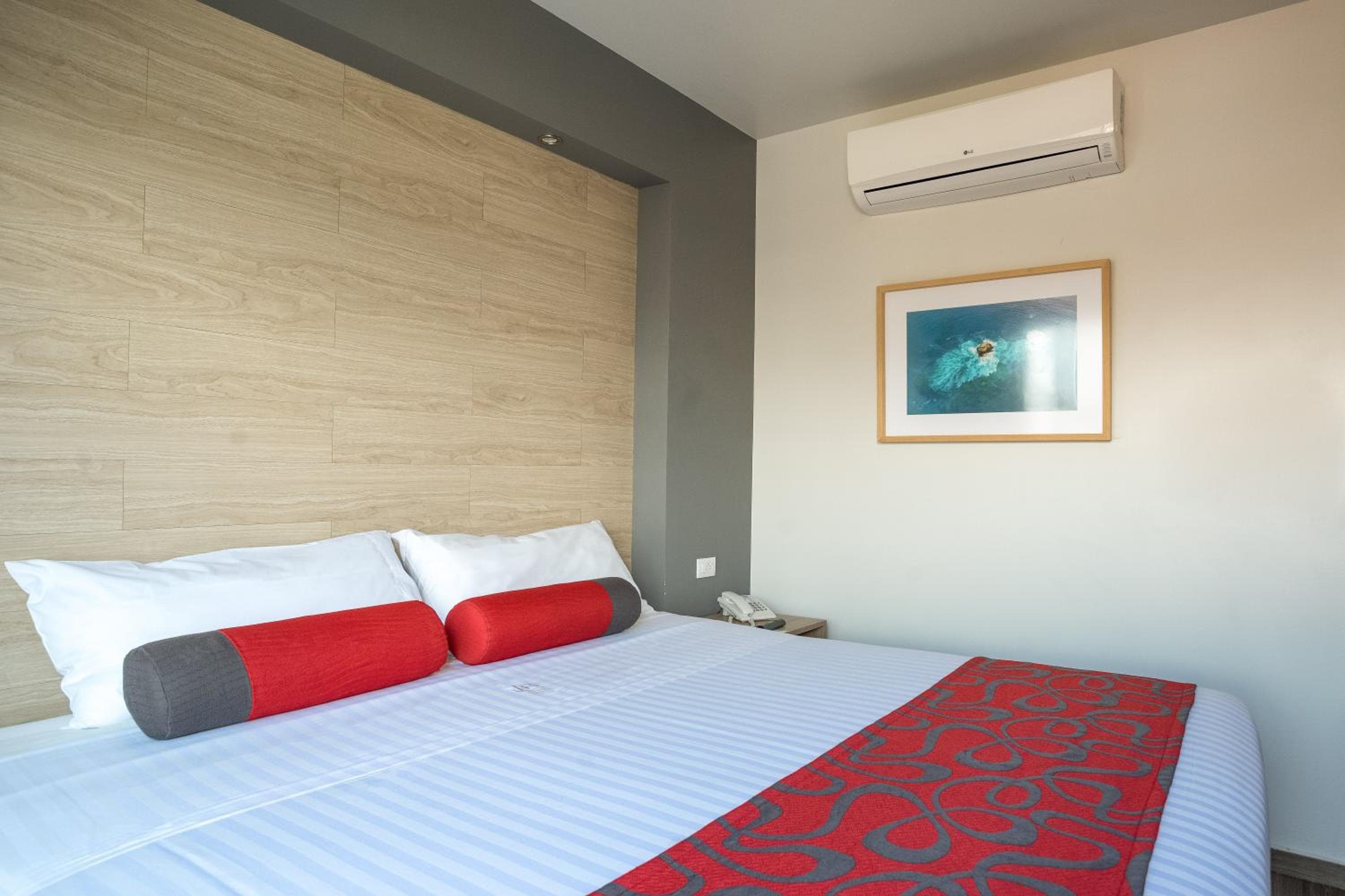 Hotel Roble — 29