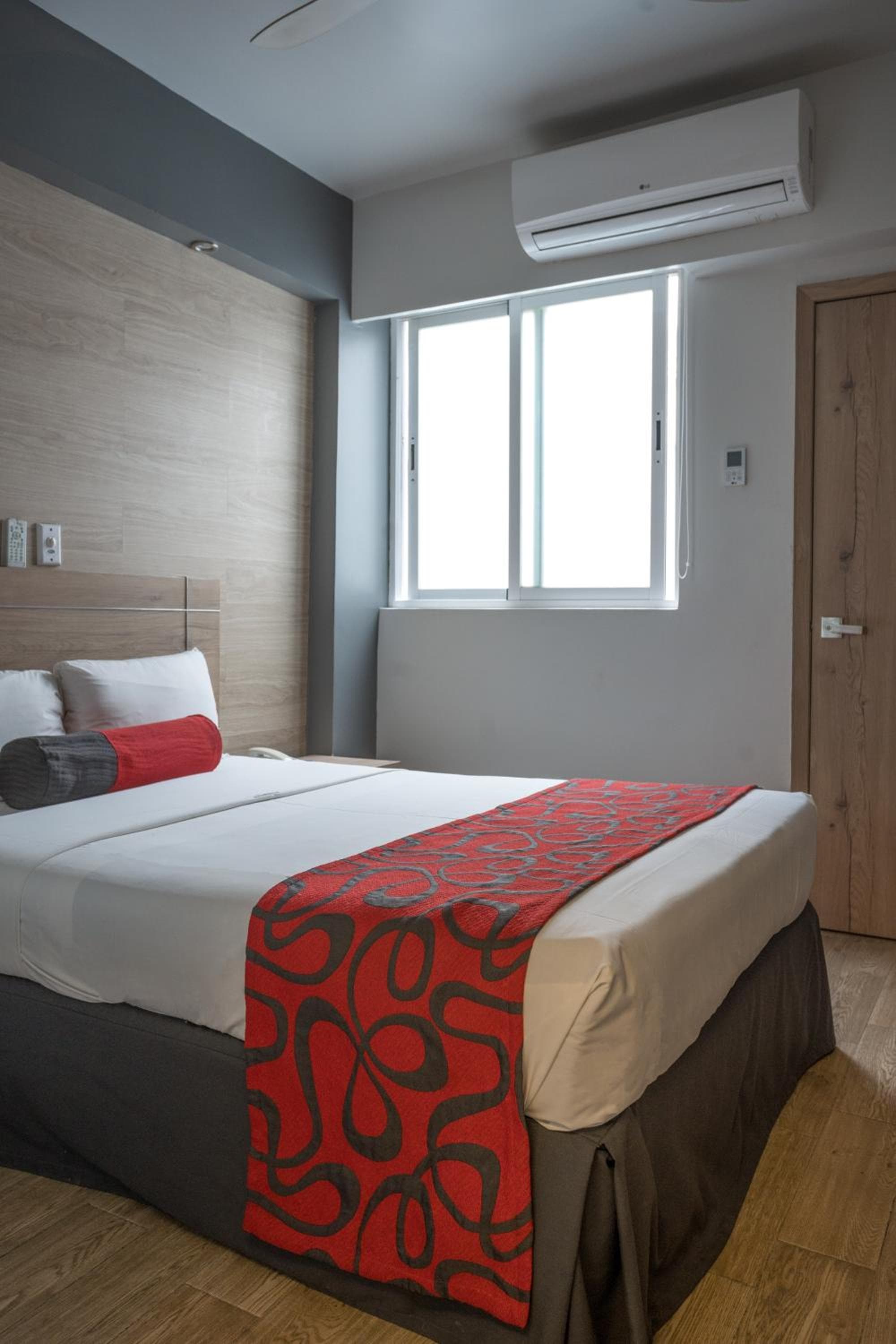 Hotel Roble — 21