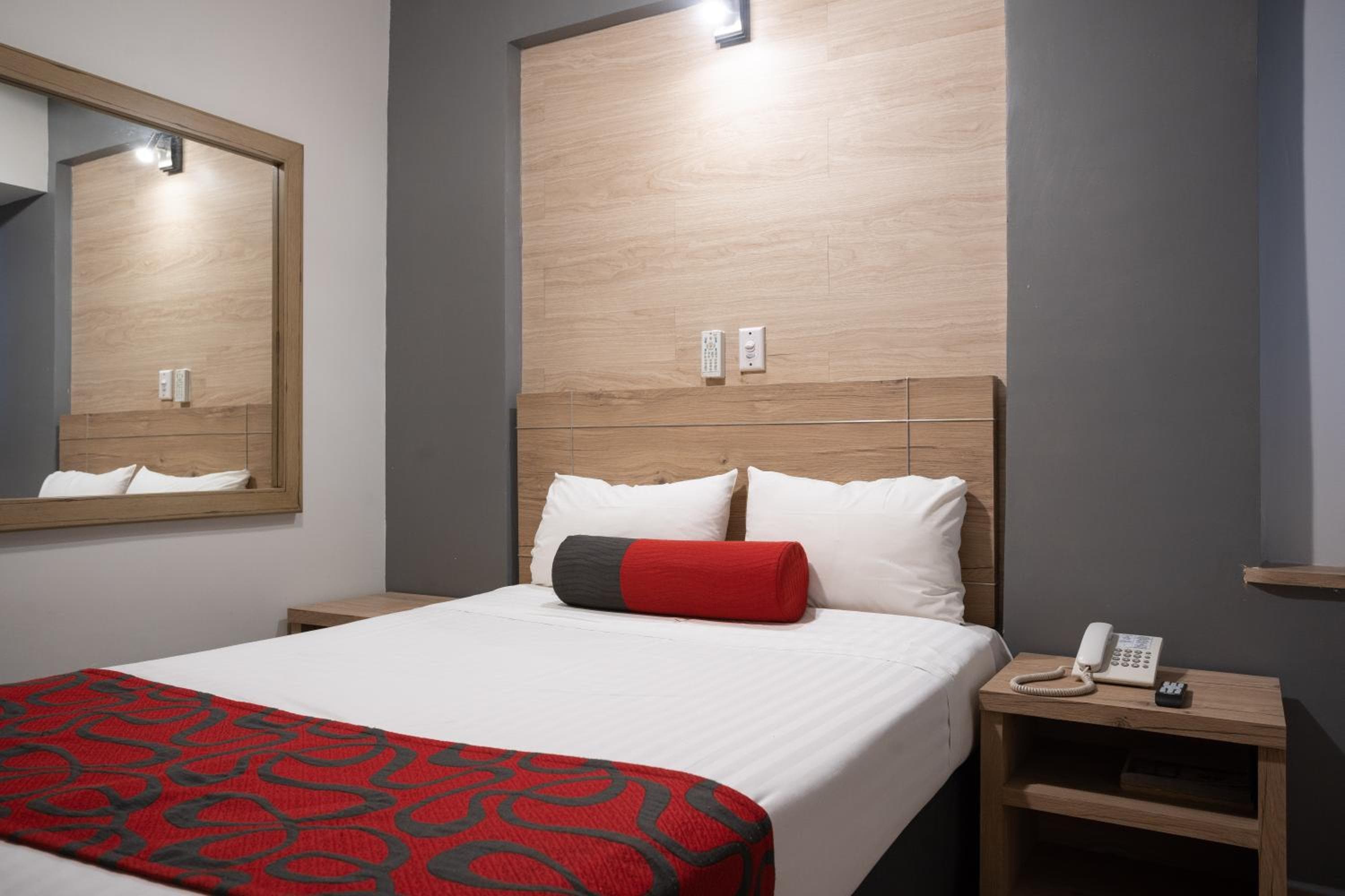 Hotel Roble — 25