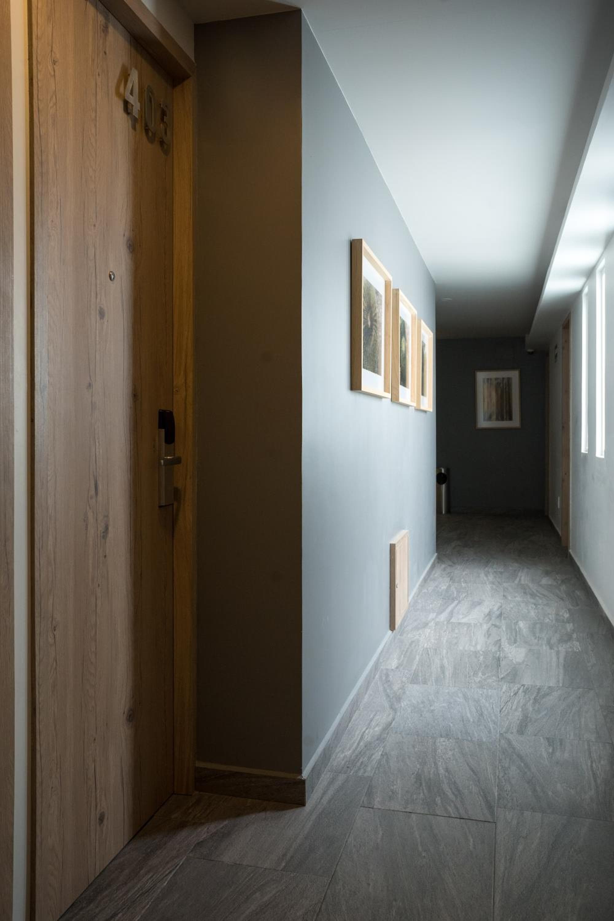 Hotel Roble — 12
