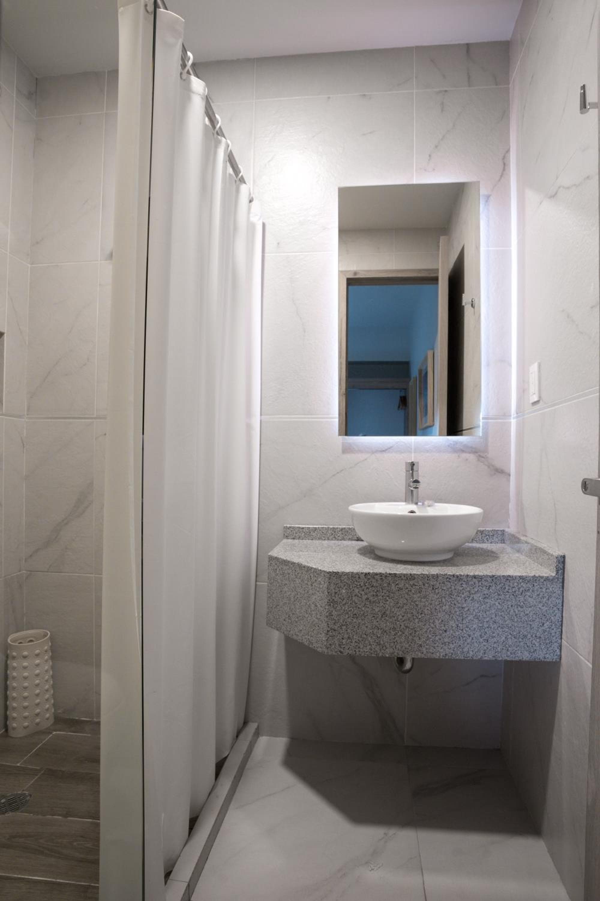 Hotel Roble — 15