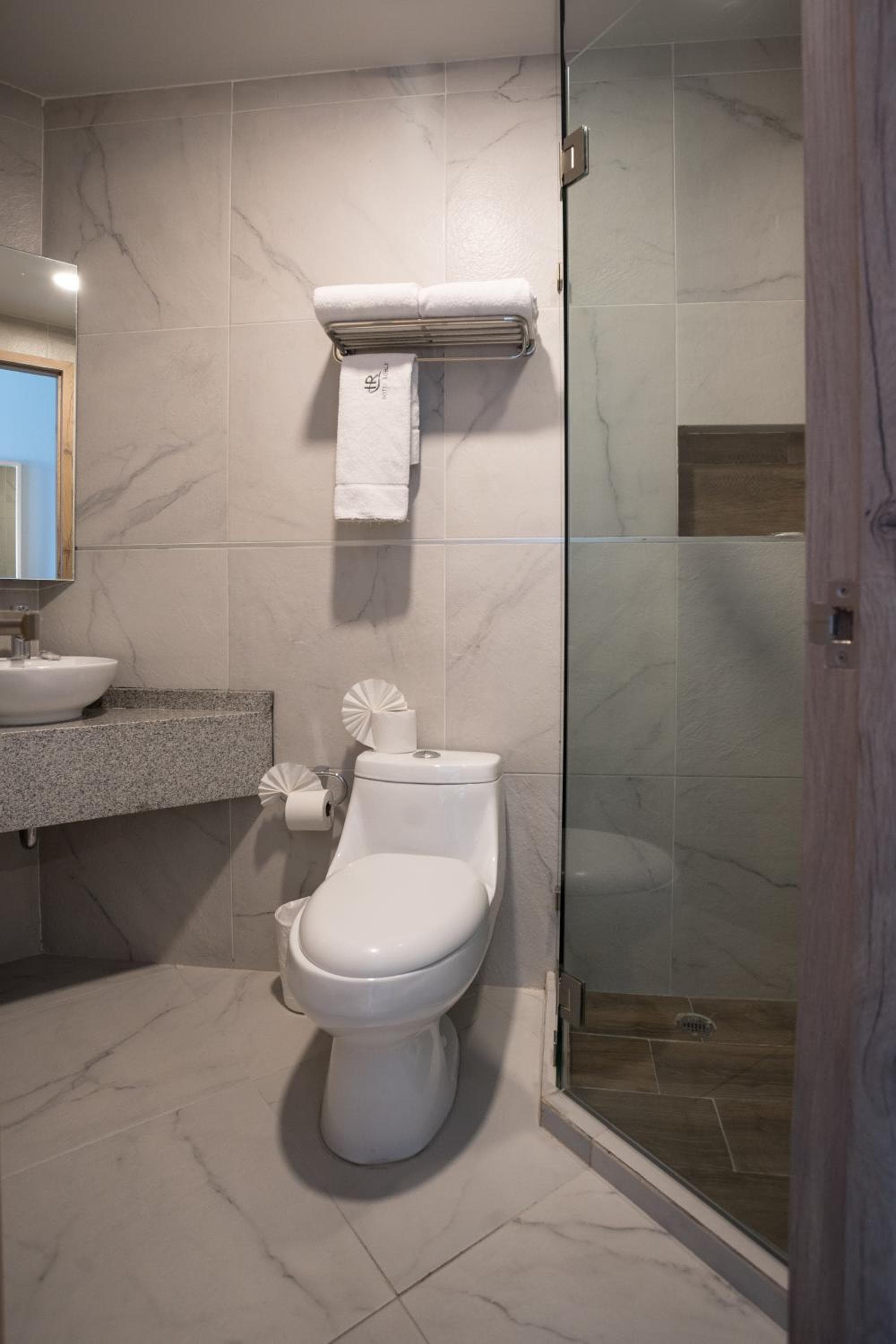 Hotel Roble — 16