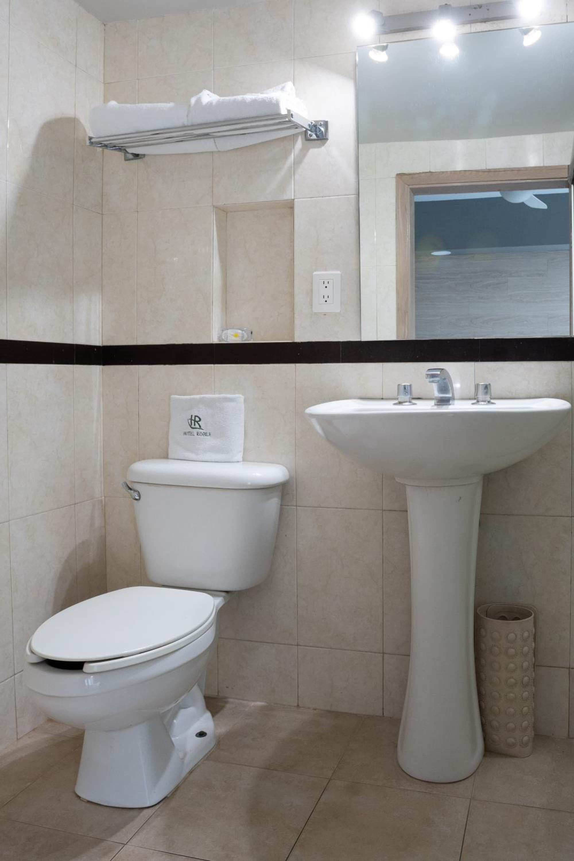 Hotel Roble — 11