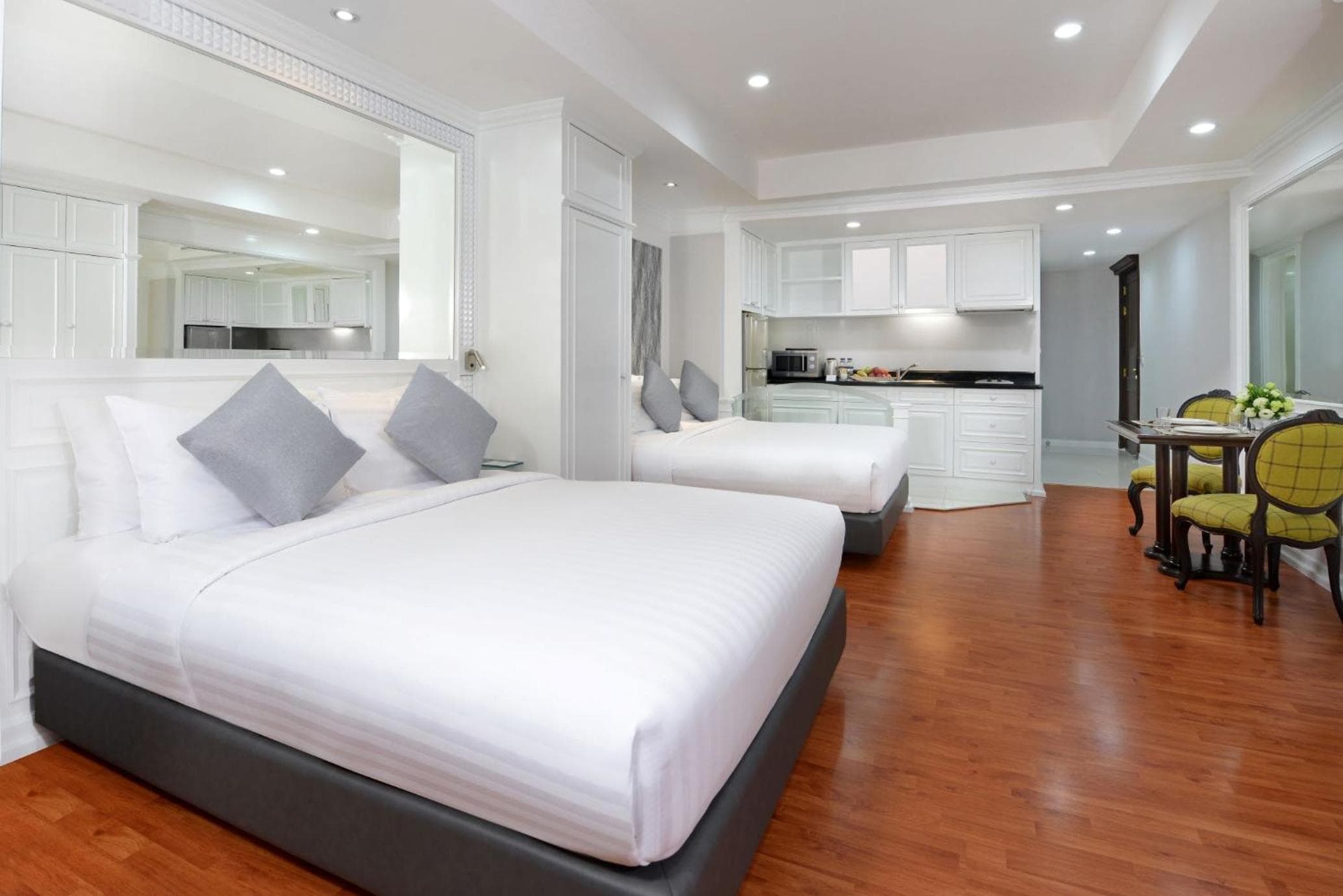Centre Point Plus Hotel Silom — 28