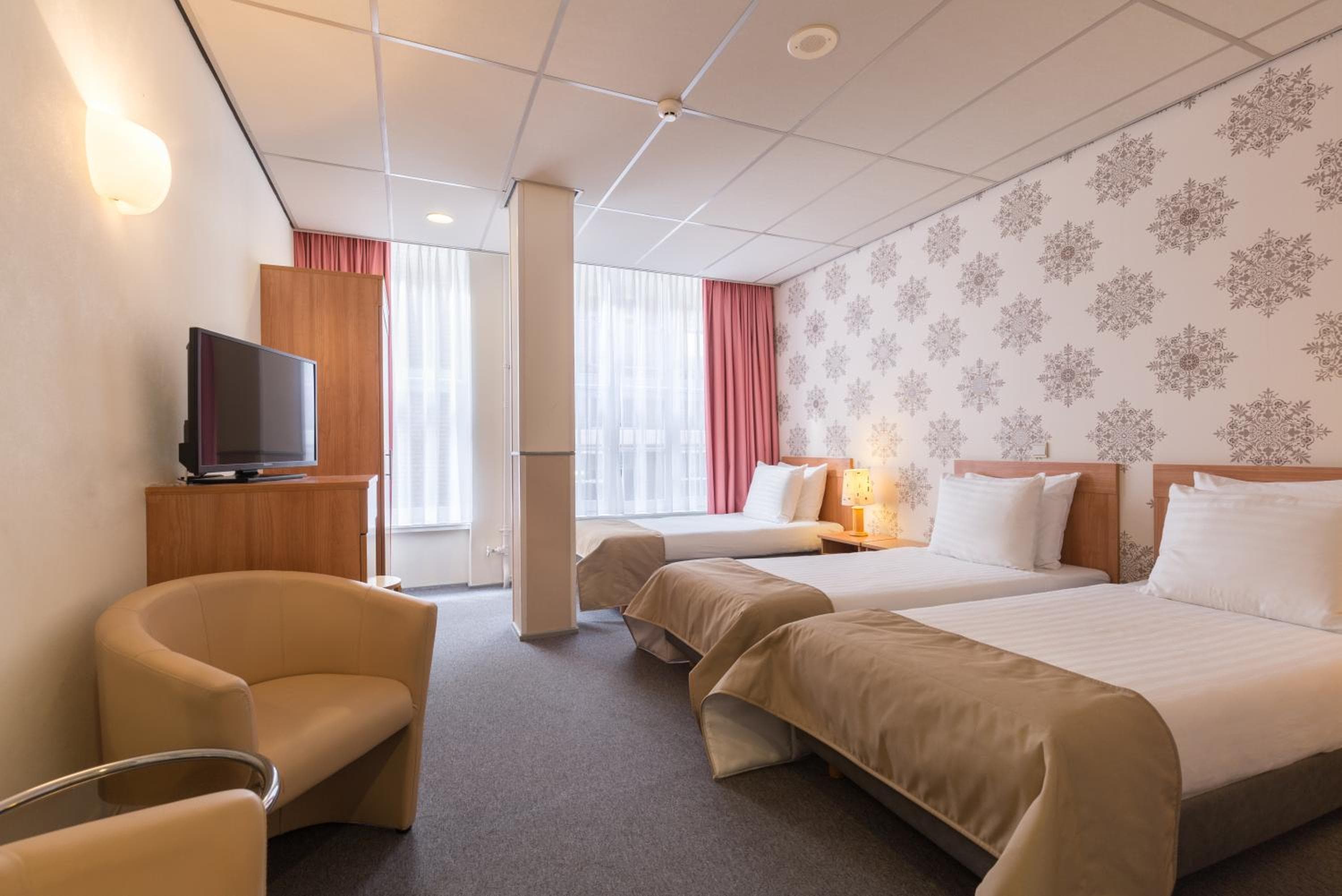 Rho Hotel — 13