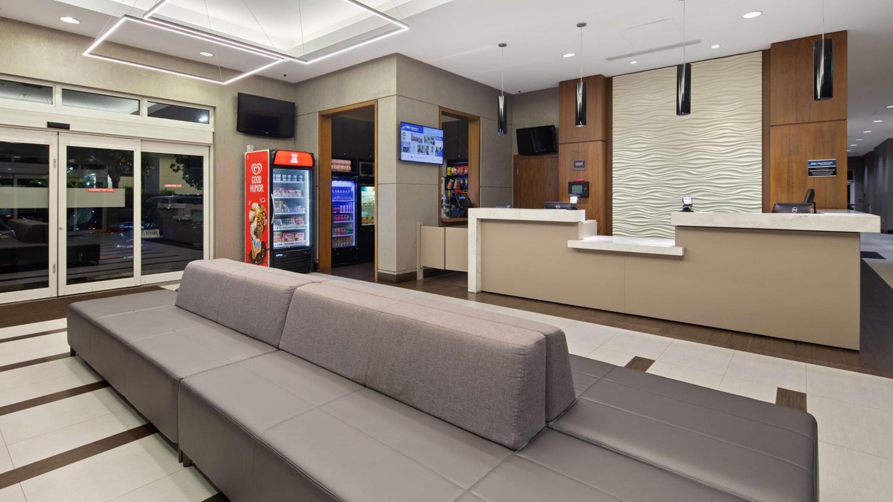 Best Western Plus Miami Intl Airport Hotel & Suites Coral Gables — 2