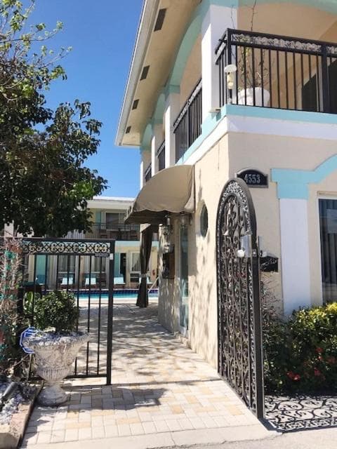 Apartamentos Playa Aqualina — 1
