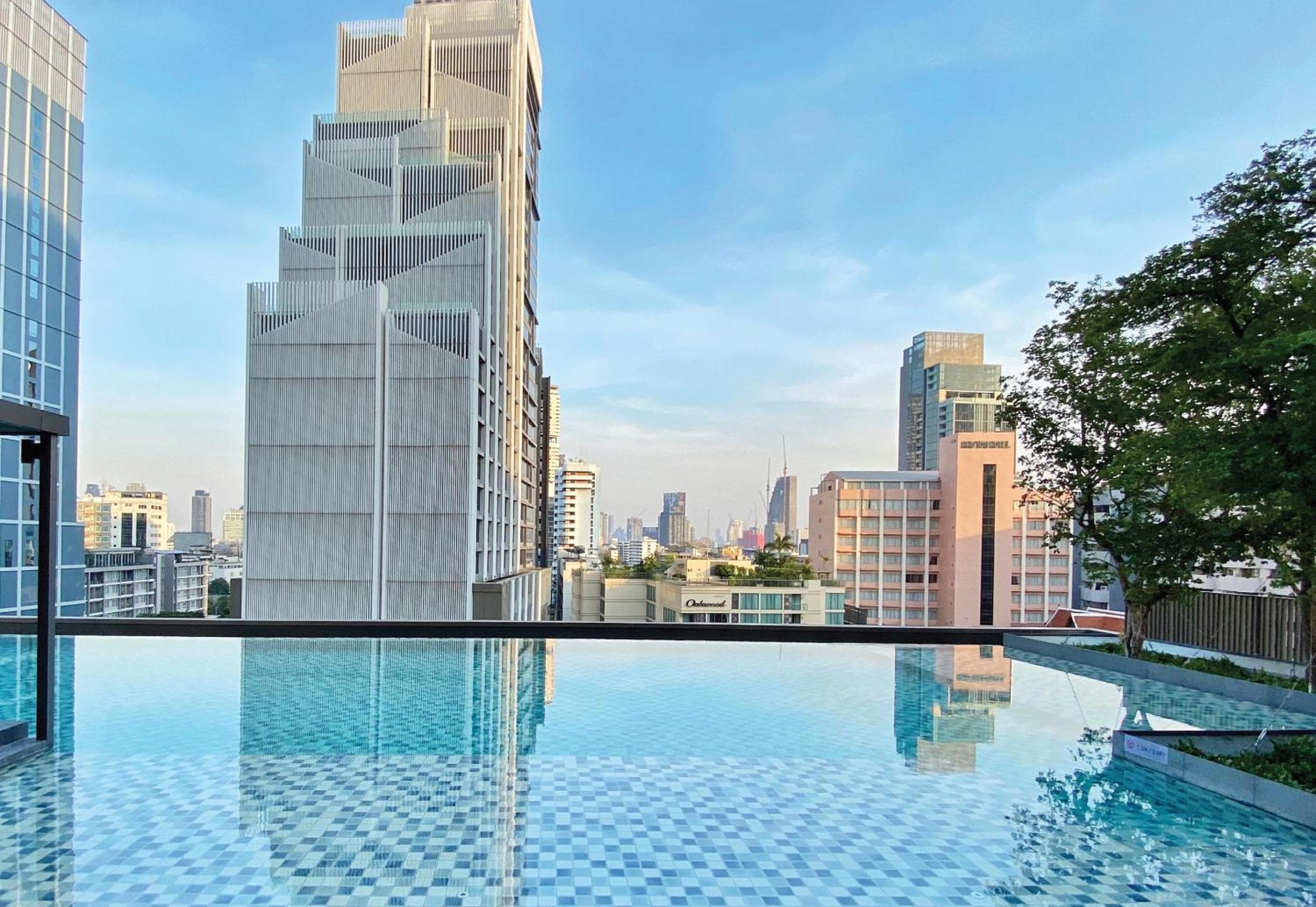 Oakwood Suites Bangkok — 18