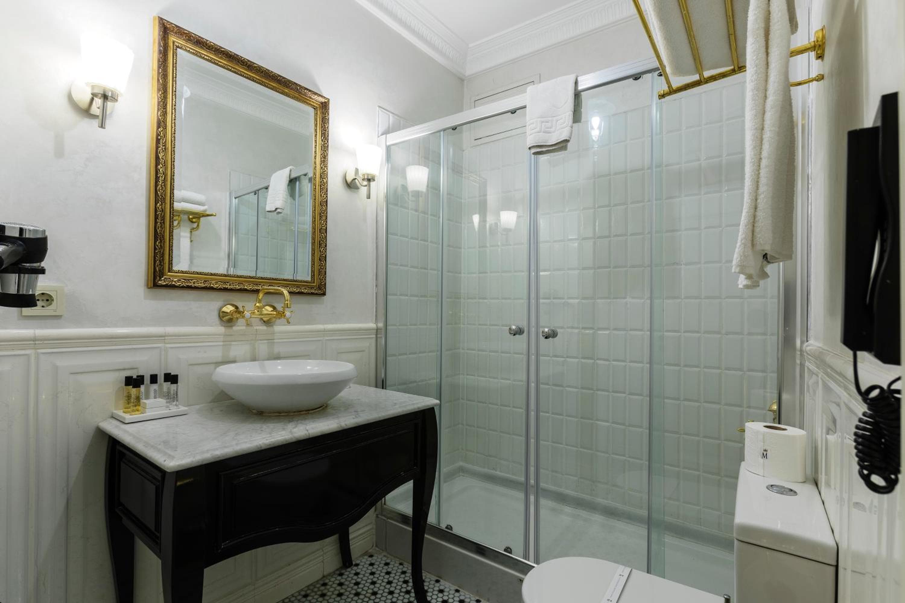 Meroddi Galata Mansion - *Meroddi Galata Herrenhaus* — 5