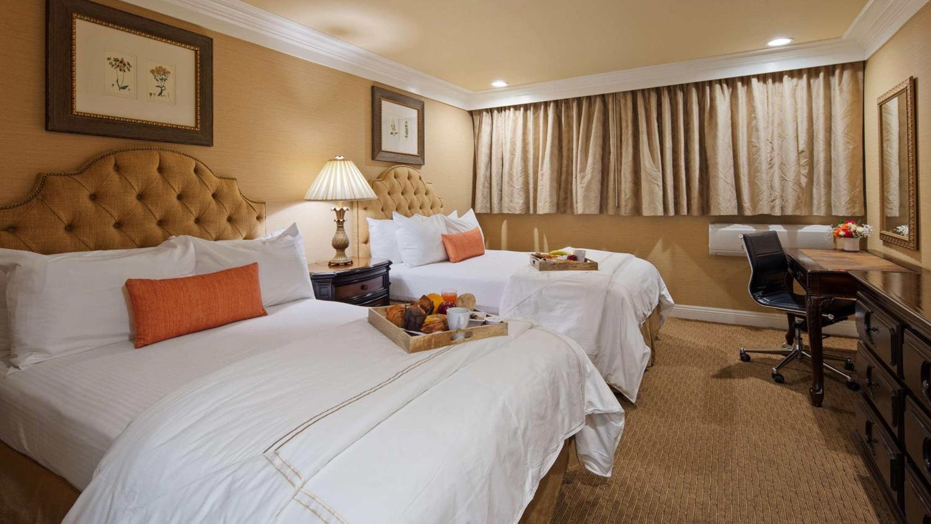 Best Western Plus Sunset Plaza Hotel — 23