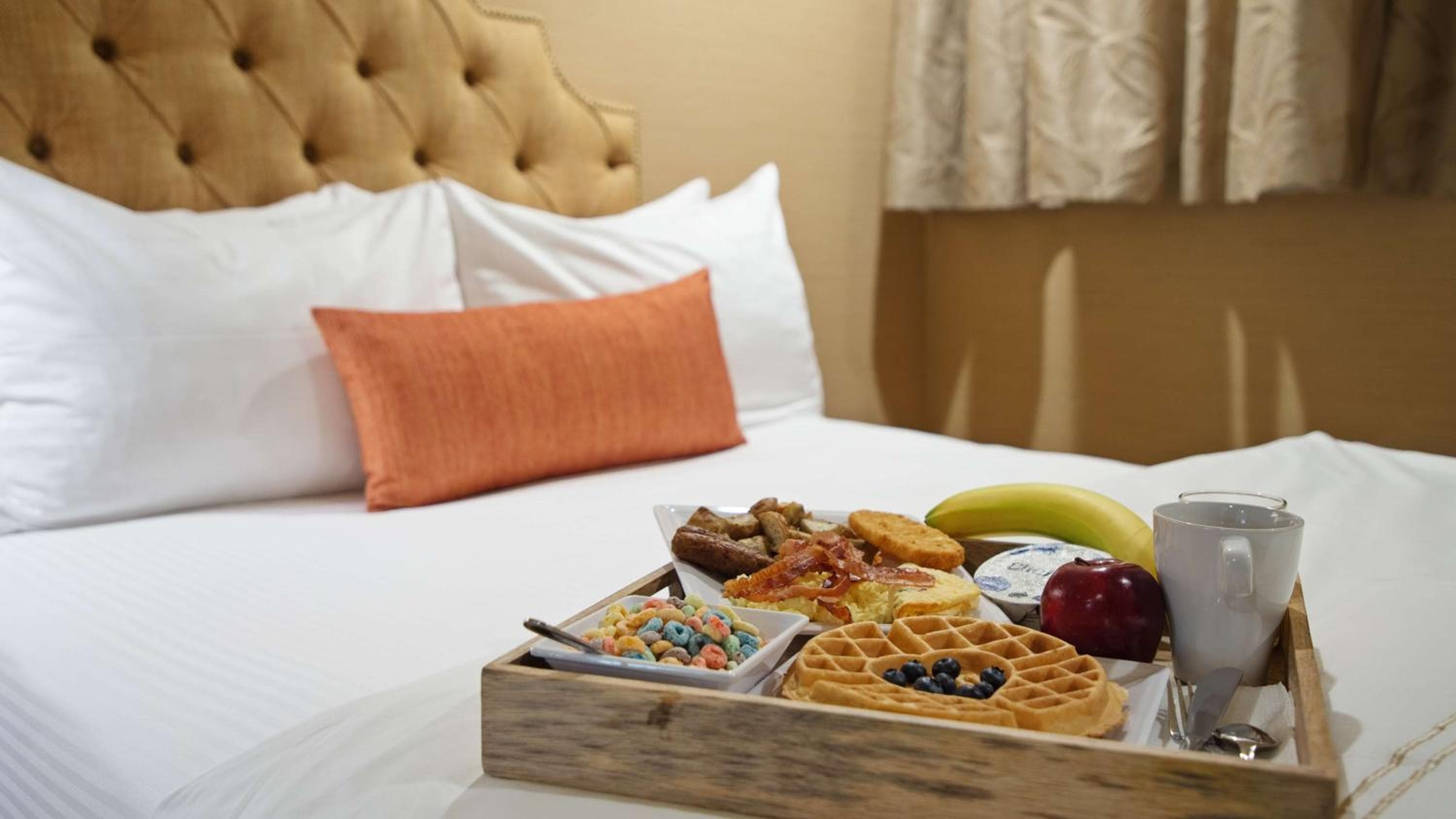 Best Western Plus Sunset Plaza Hotel — 18