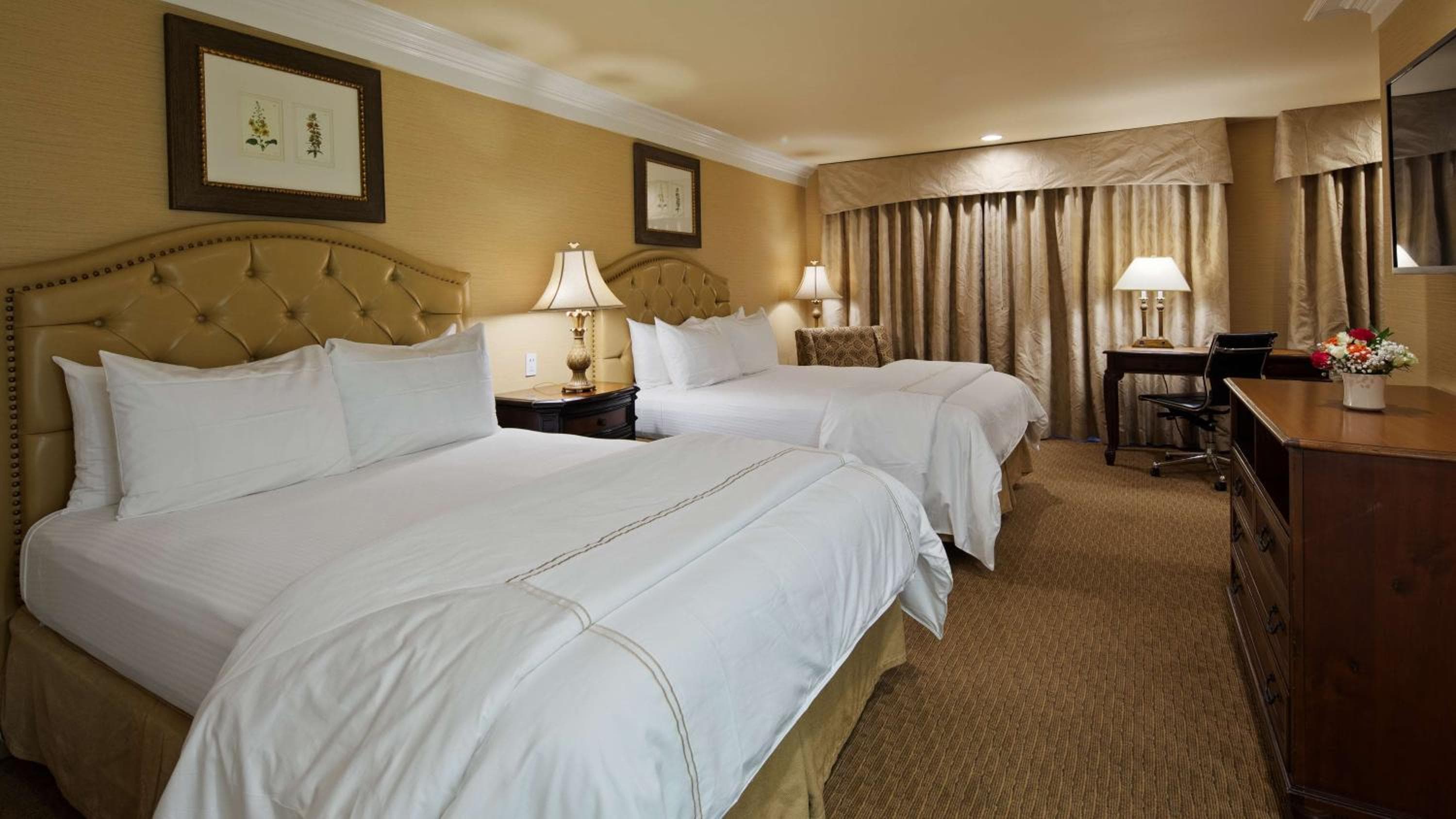 Best Western Plus Sunset Plaza Hotel — 24