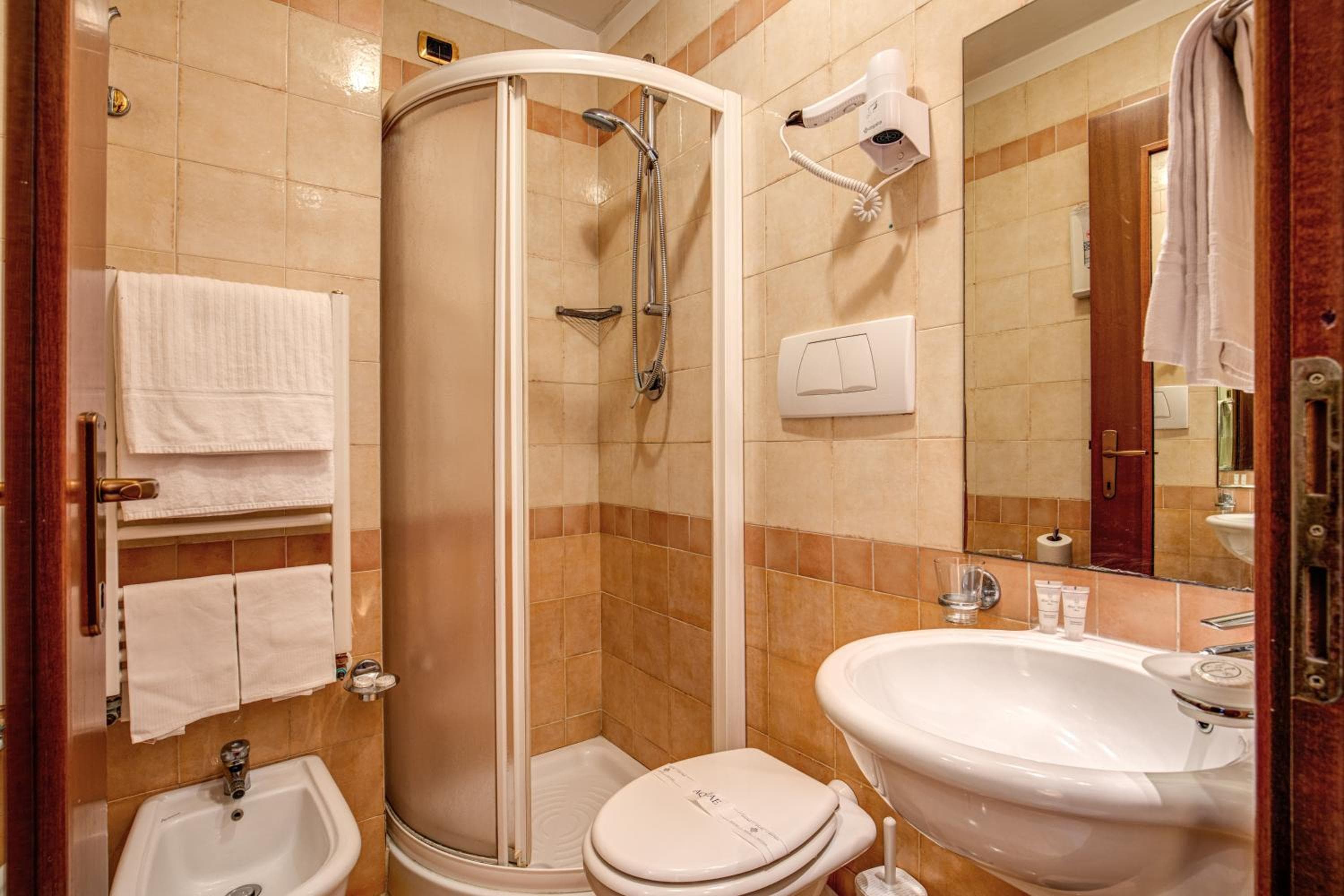 Hotel Verona Rome — 3