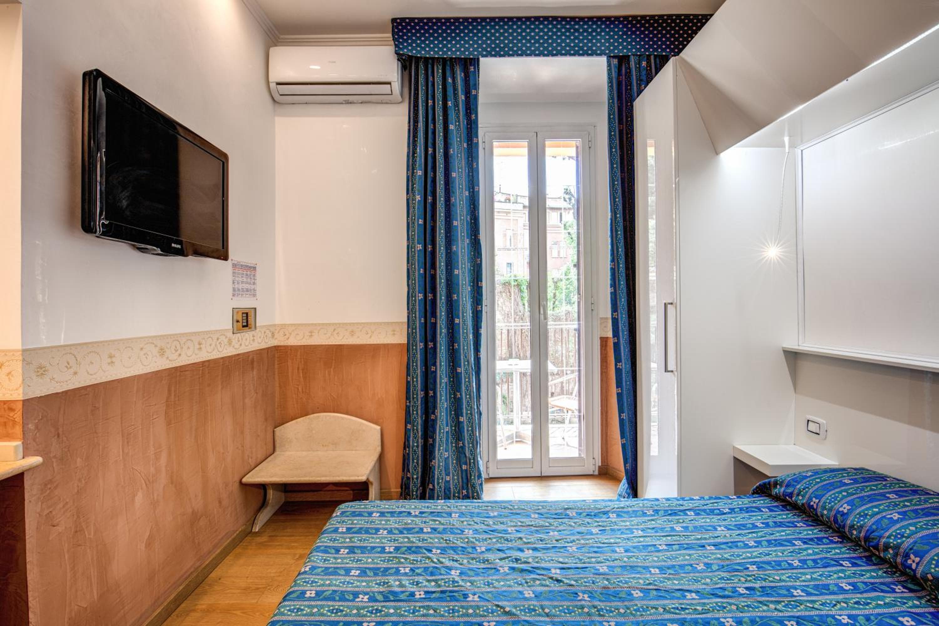 Hotel Verona Roma — 15