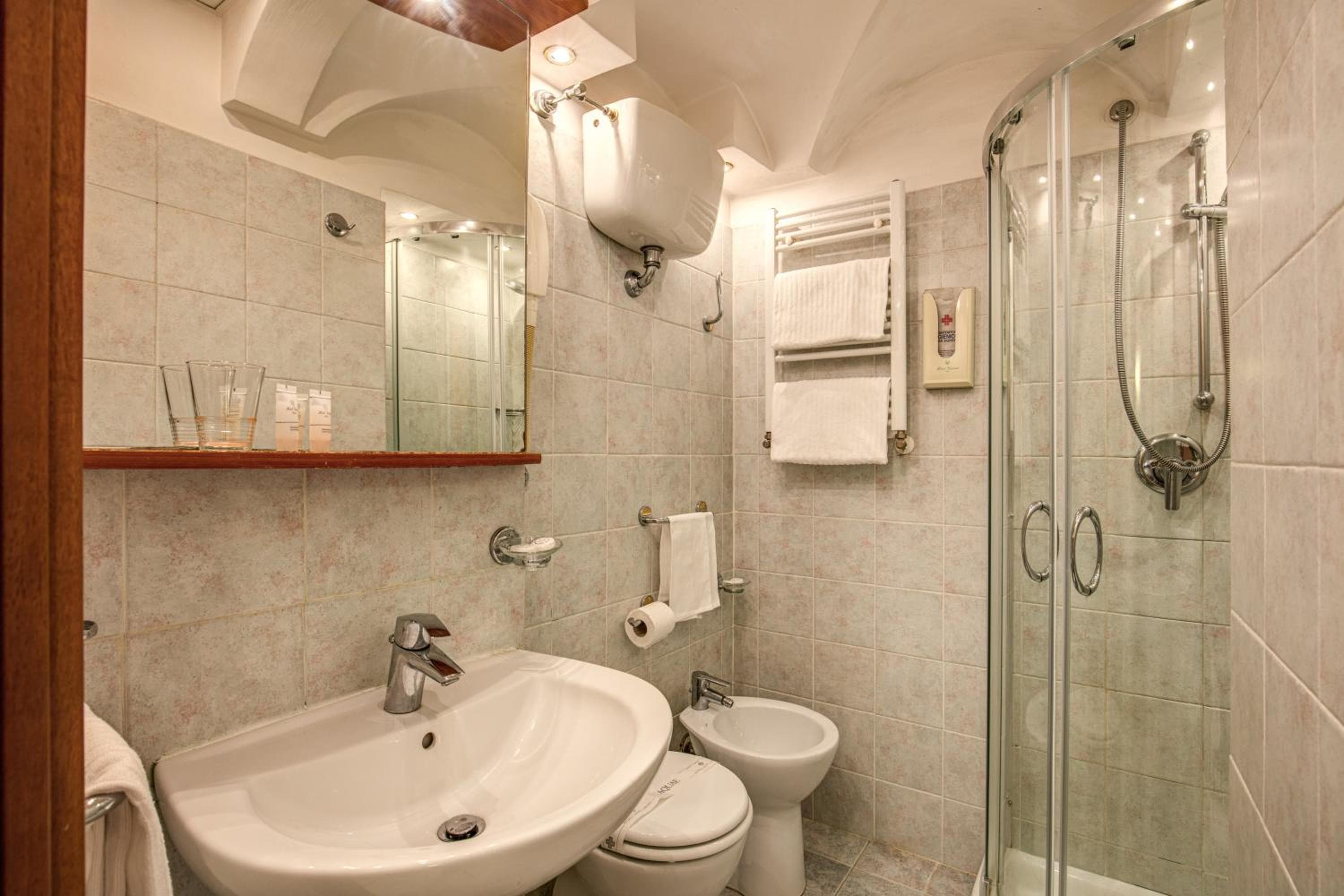 Hotel Verona Roma — 9