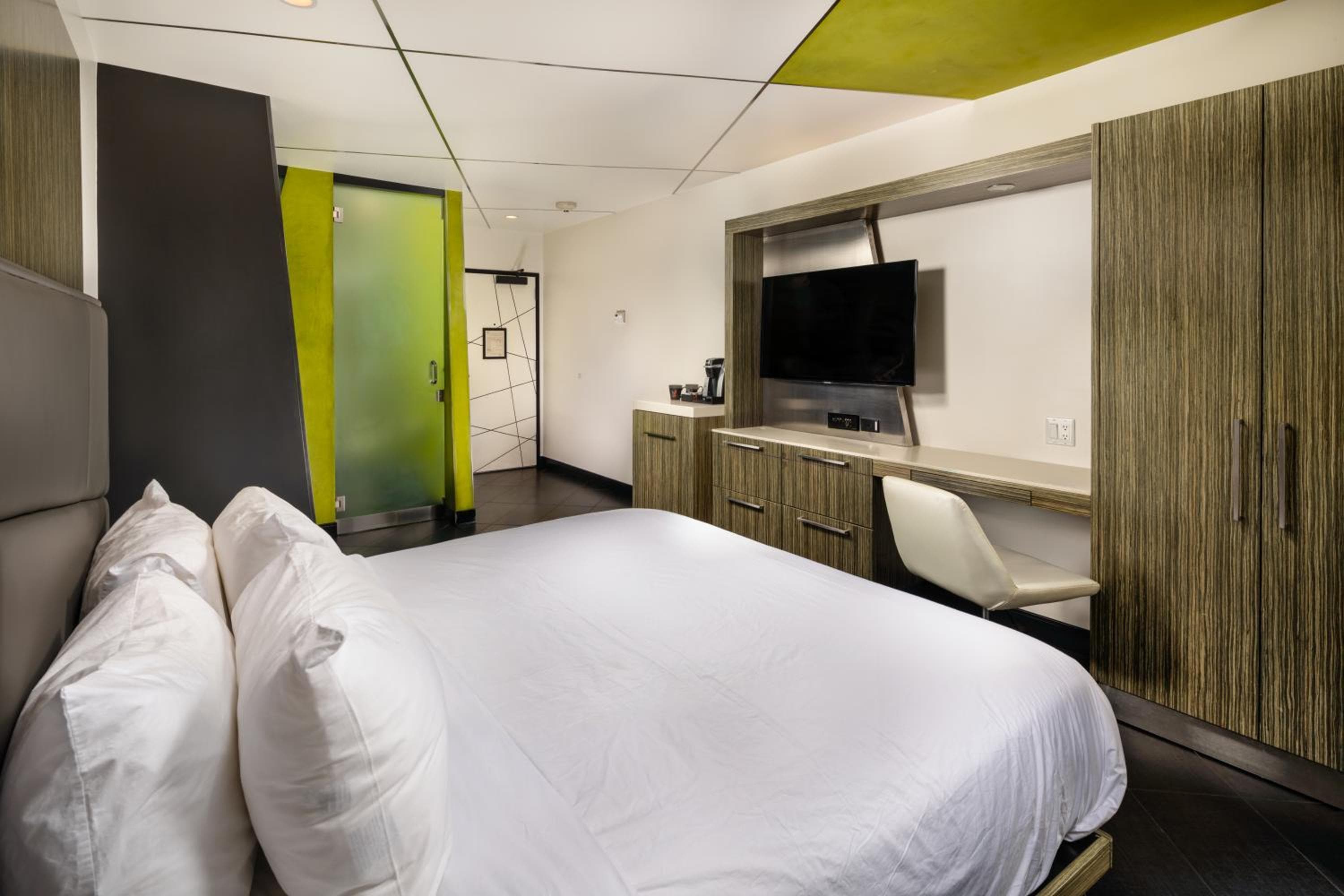 Das Moment Hotel — 10