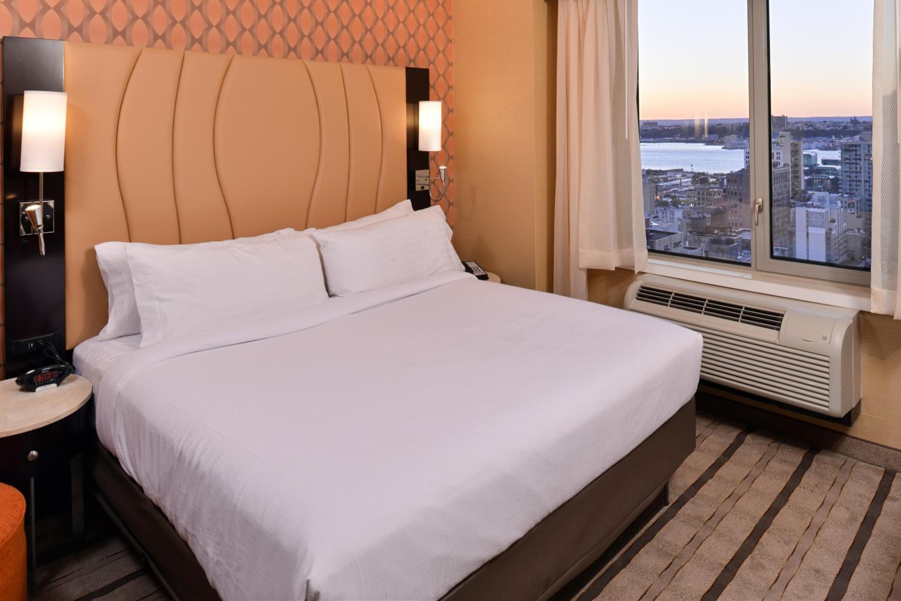 Holiday Inn New York City - Times Square by IHG — 16