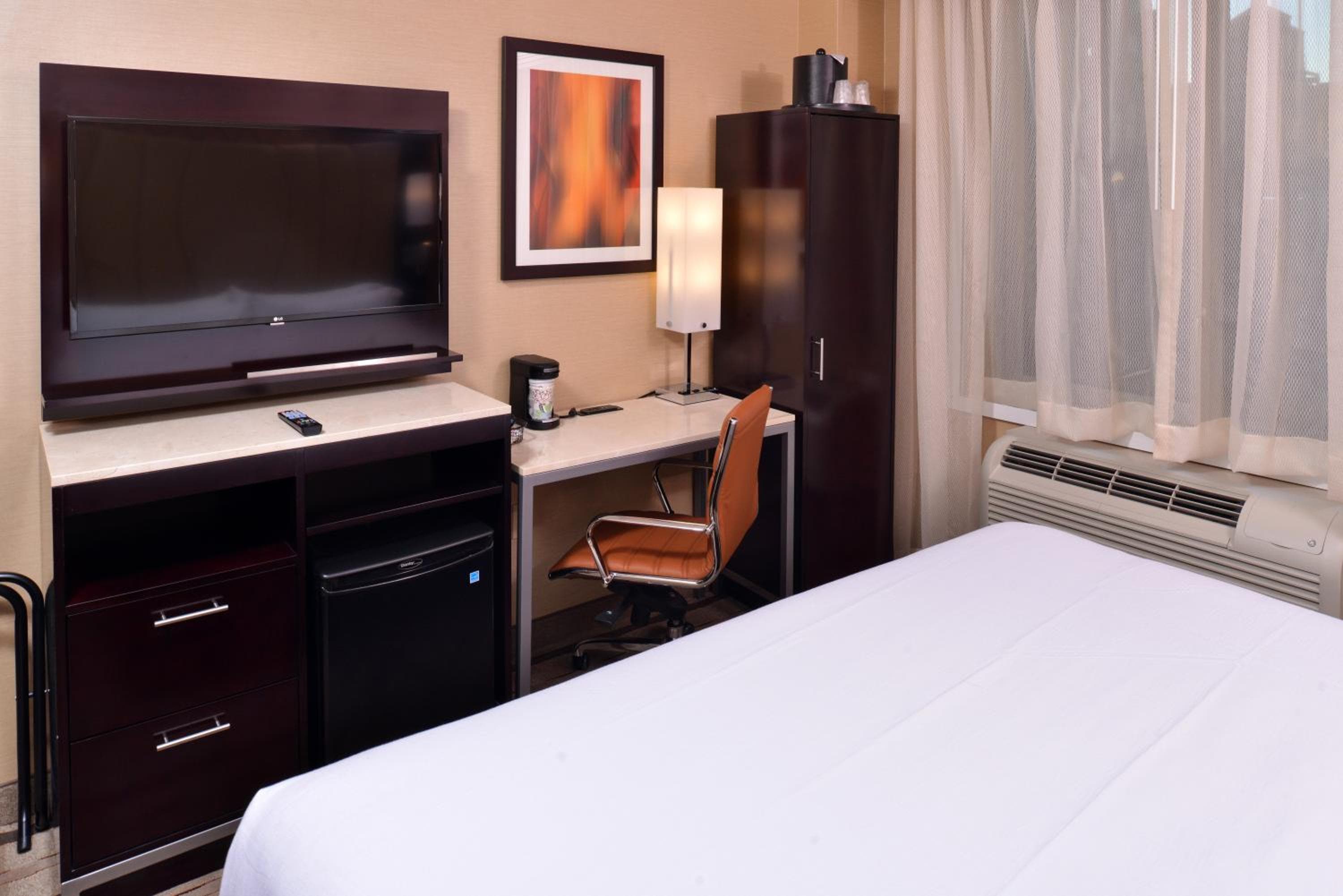 Holiday Inn New York City - Times Square by IHG — 12