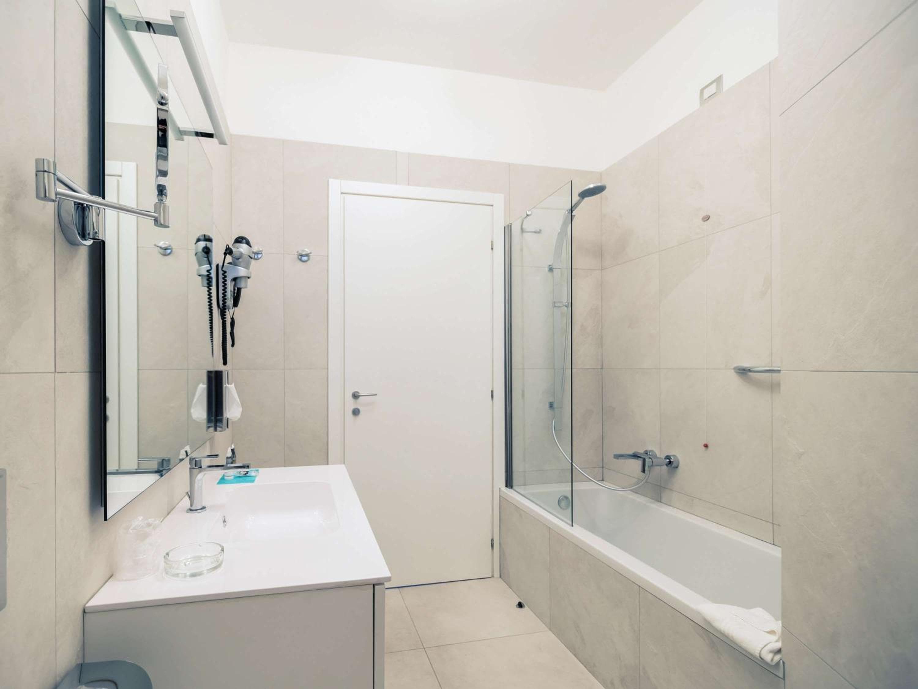 Hotel Mercure Milano Solari — 11