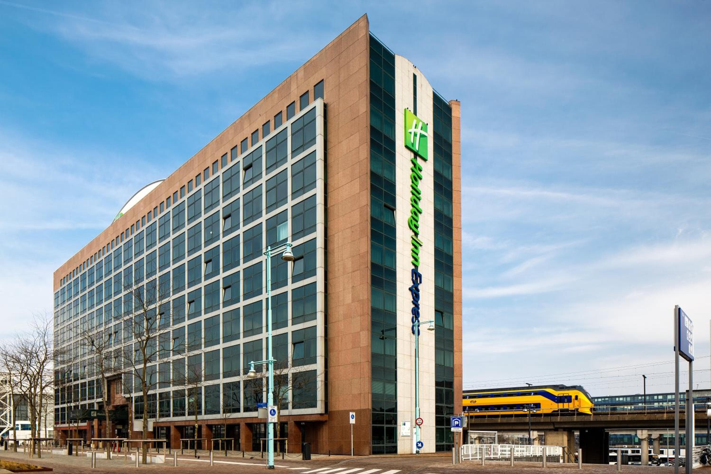 Holiday Inn Express Ámsterdam - Estación Sloterdijk, an IHG Hotel — 1
