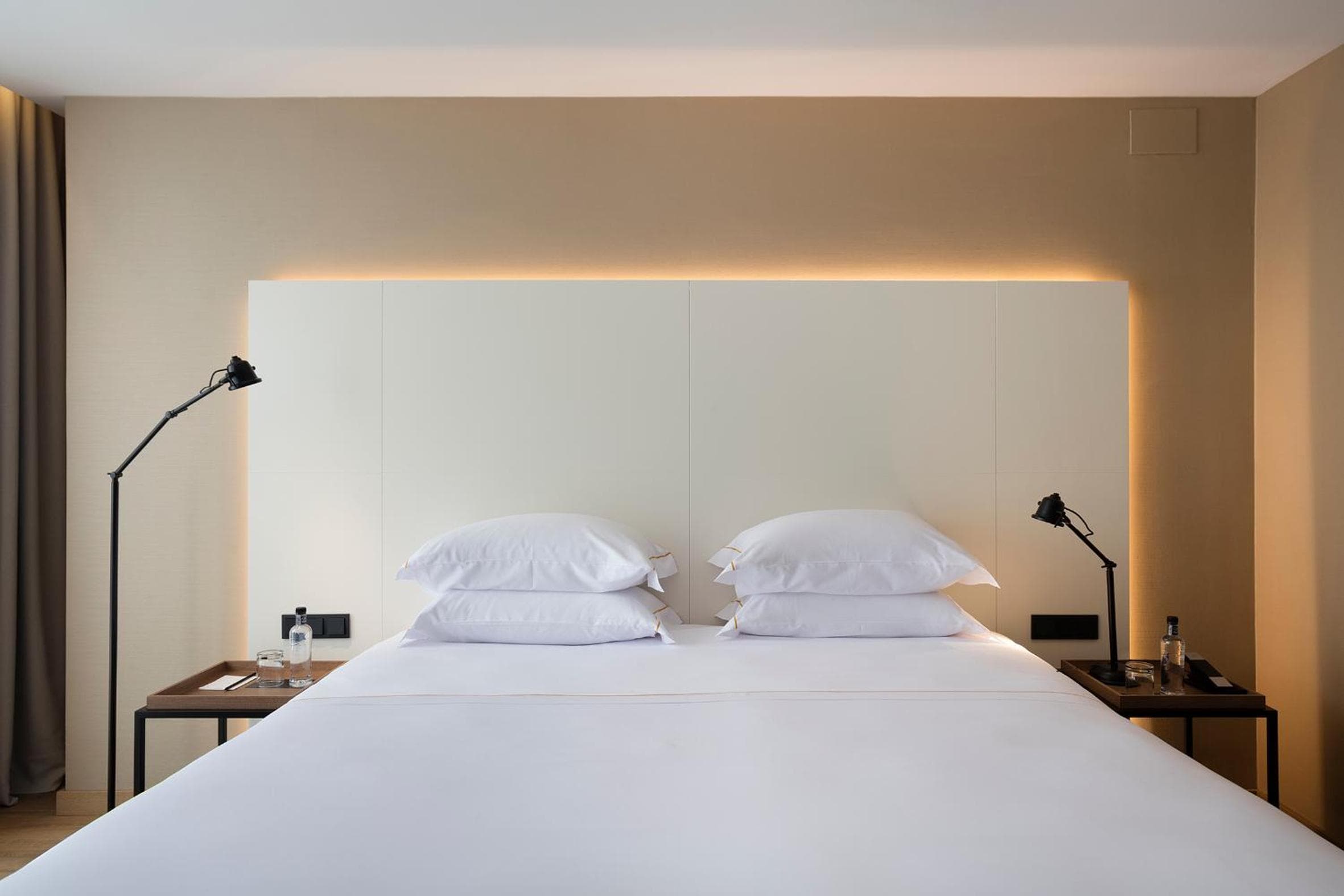Casa Elliot de Bondia Hotel Group — 4