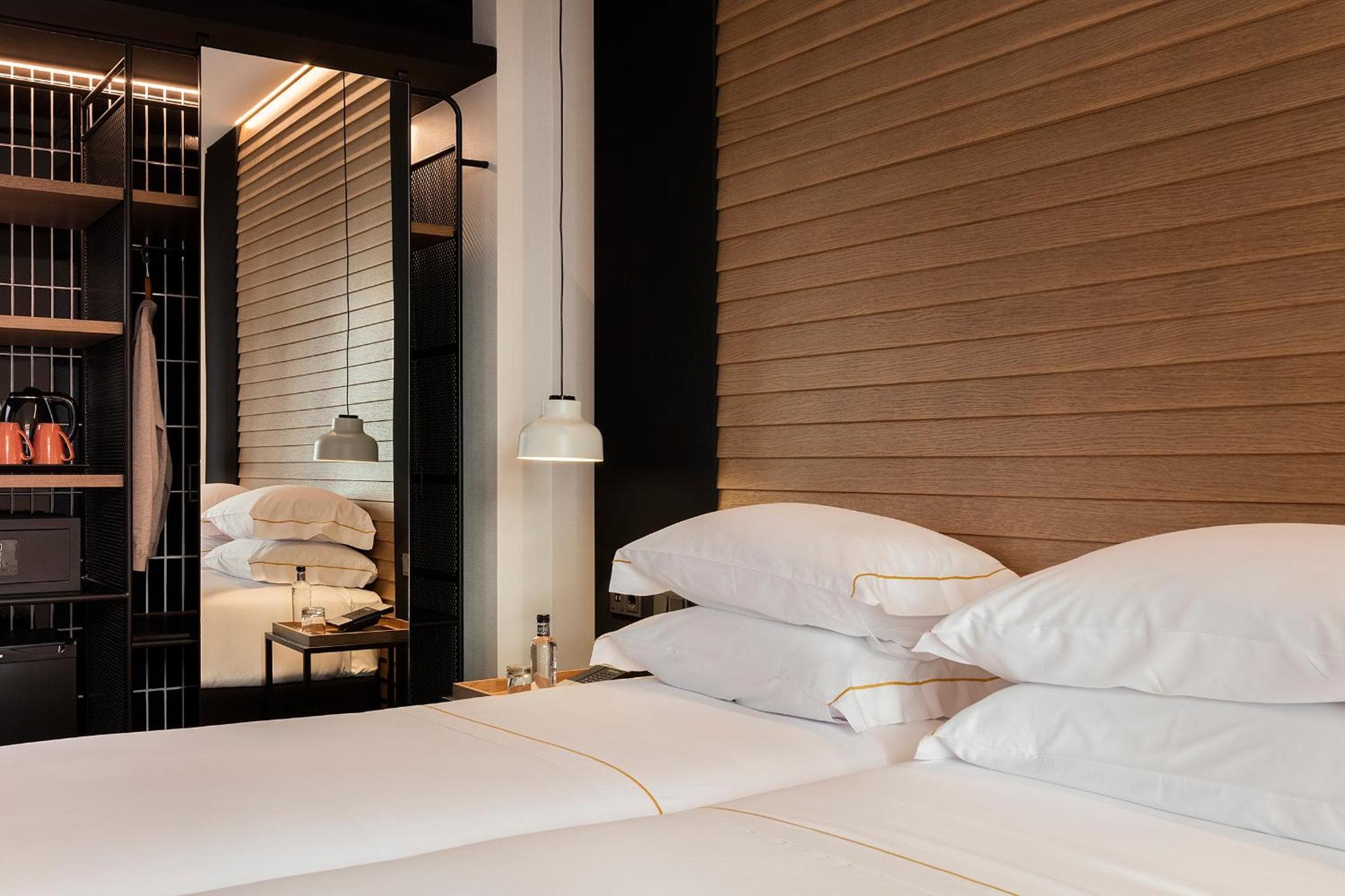 Casa Elliot de Bondia Hotel Group — 23