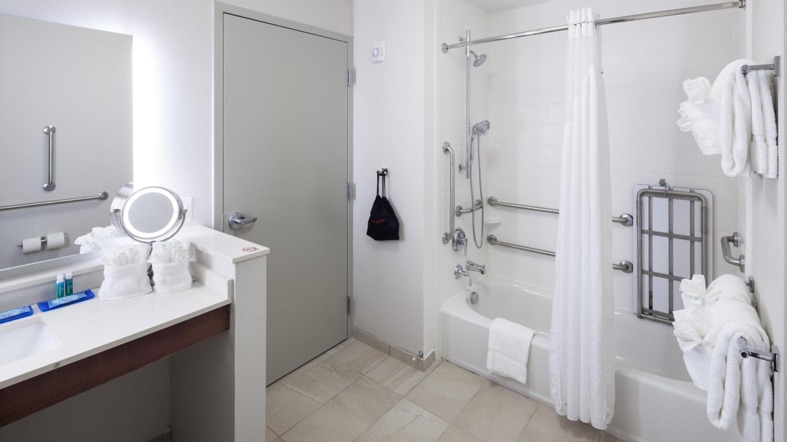 Holiday Inn Express & Suites Orlando At SeaWorld by IHG - With Free Shuttle Service to SeaWorld Parks — 14