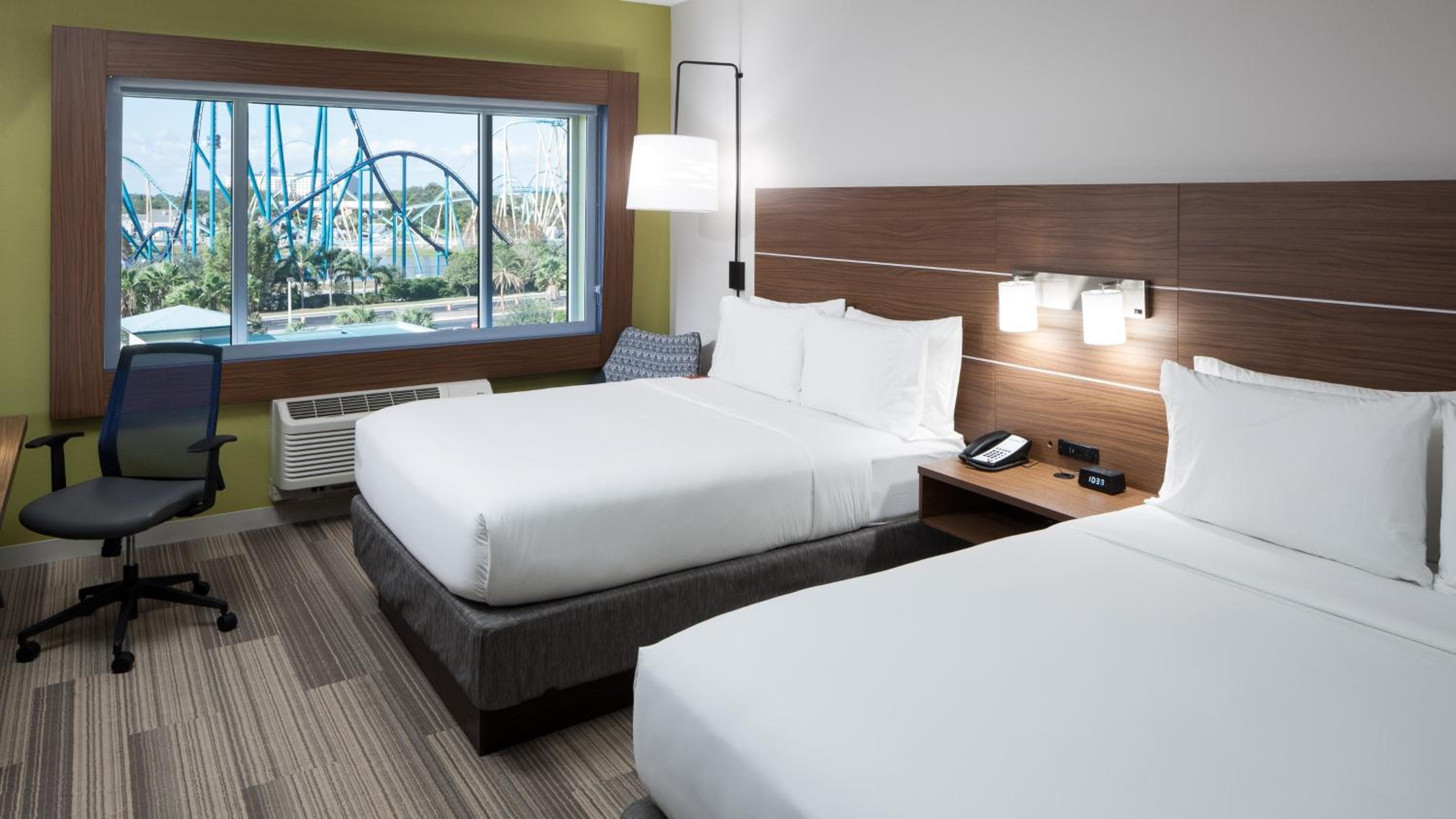 Holiday Inn Express & Suites Orlando At SeaWorld by IHG - With Free Shuttle Service to SeaWorld Parks — 13