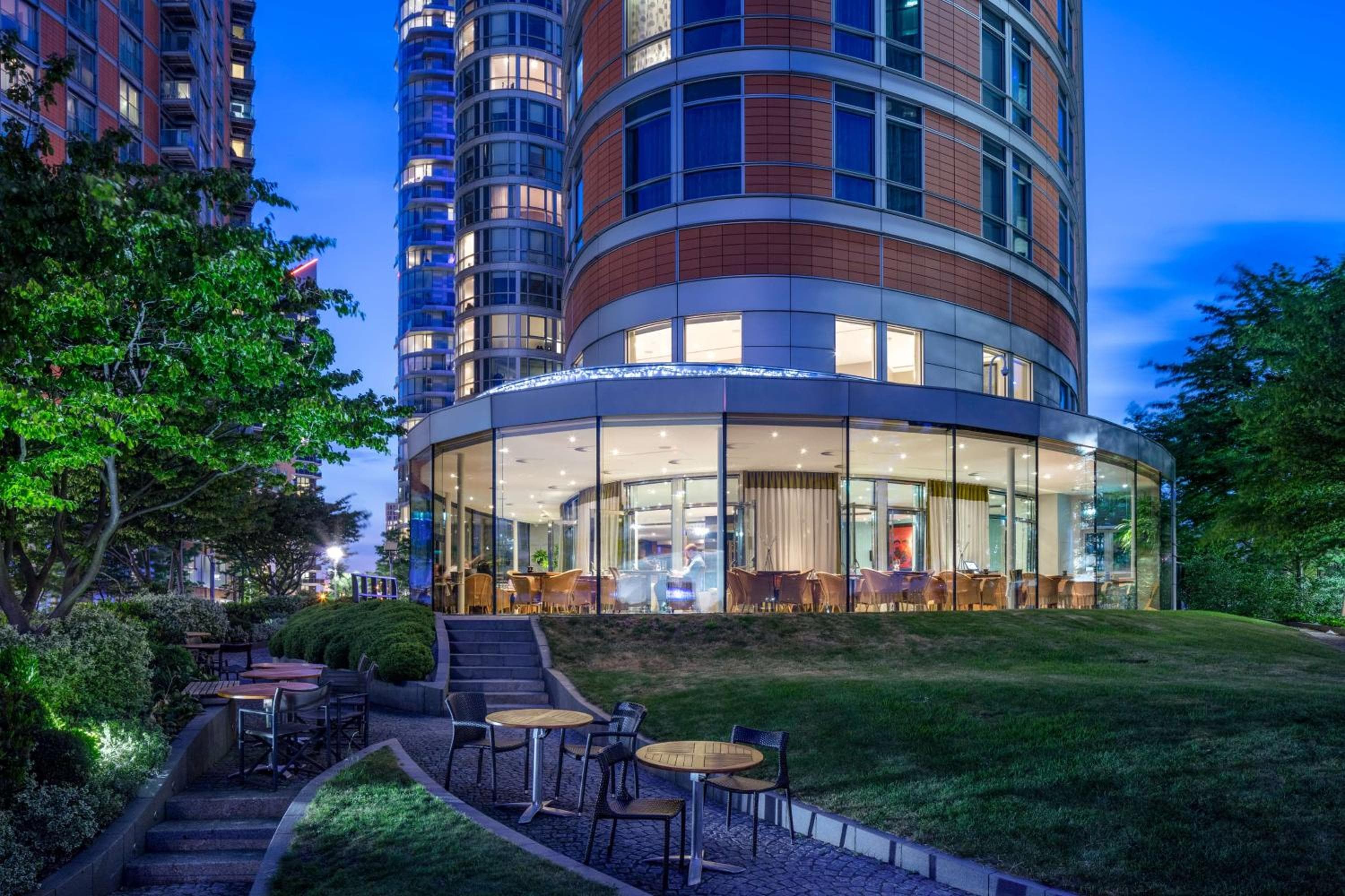 Radisson Blu Hotel, London Canary Wharf East — 12