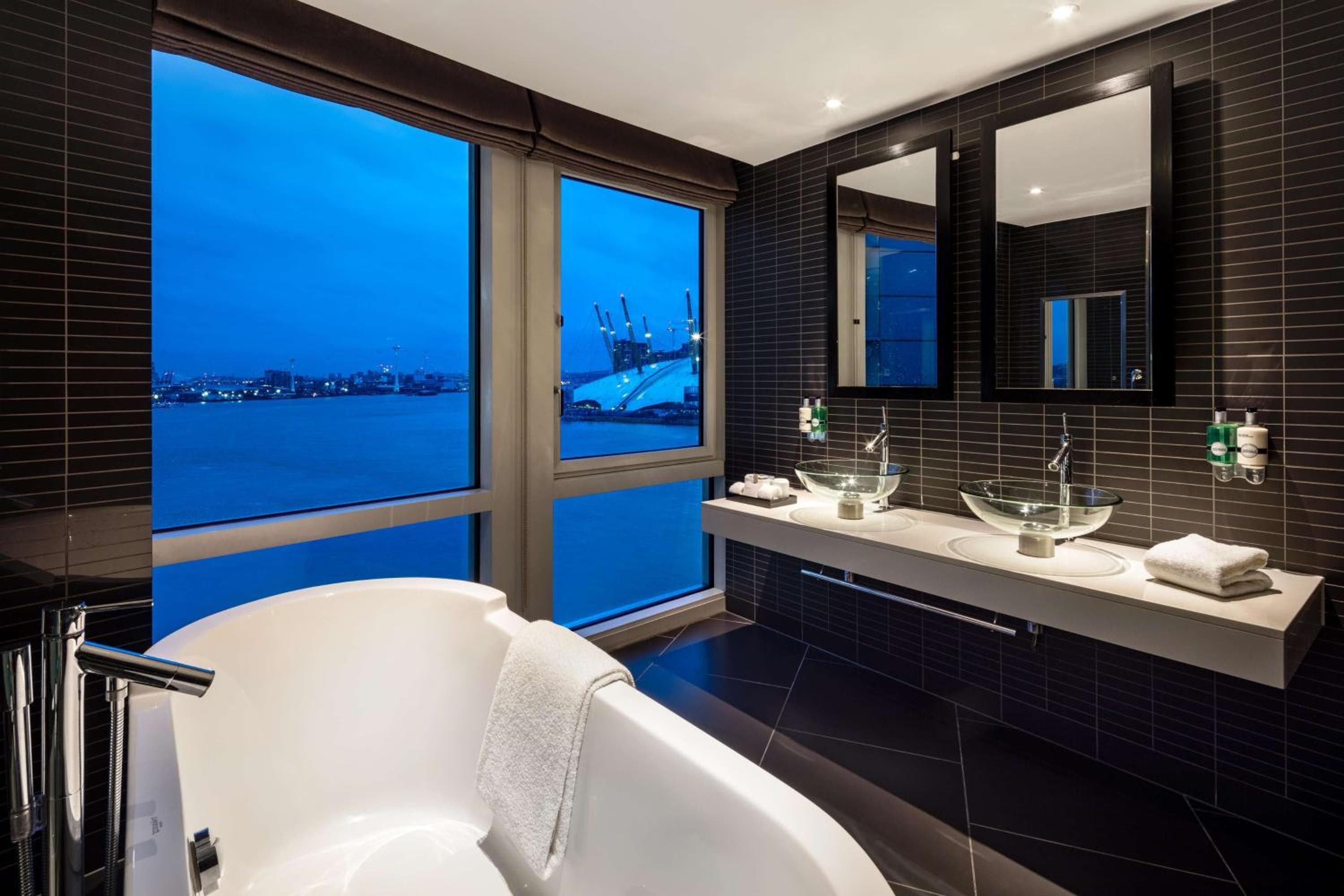 Radisson Blu Hotel, London Canary Wharf East — 16
