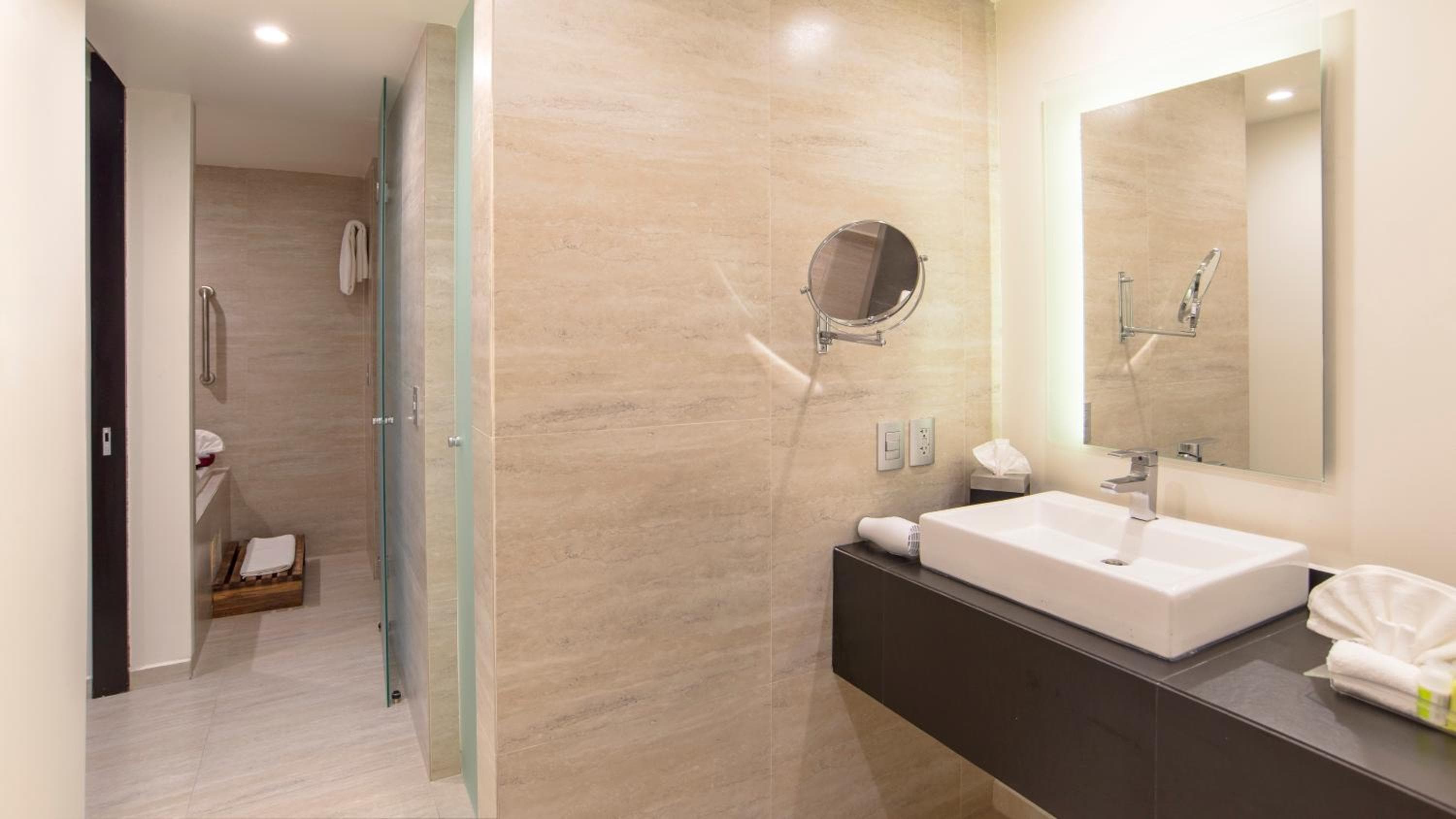 Holiday Inn Mexico Dali Airport by IHG — 6
