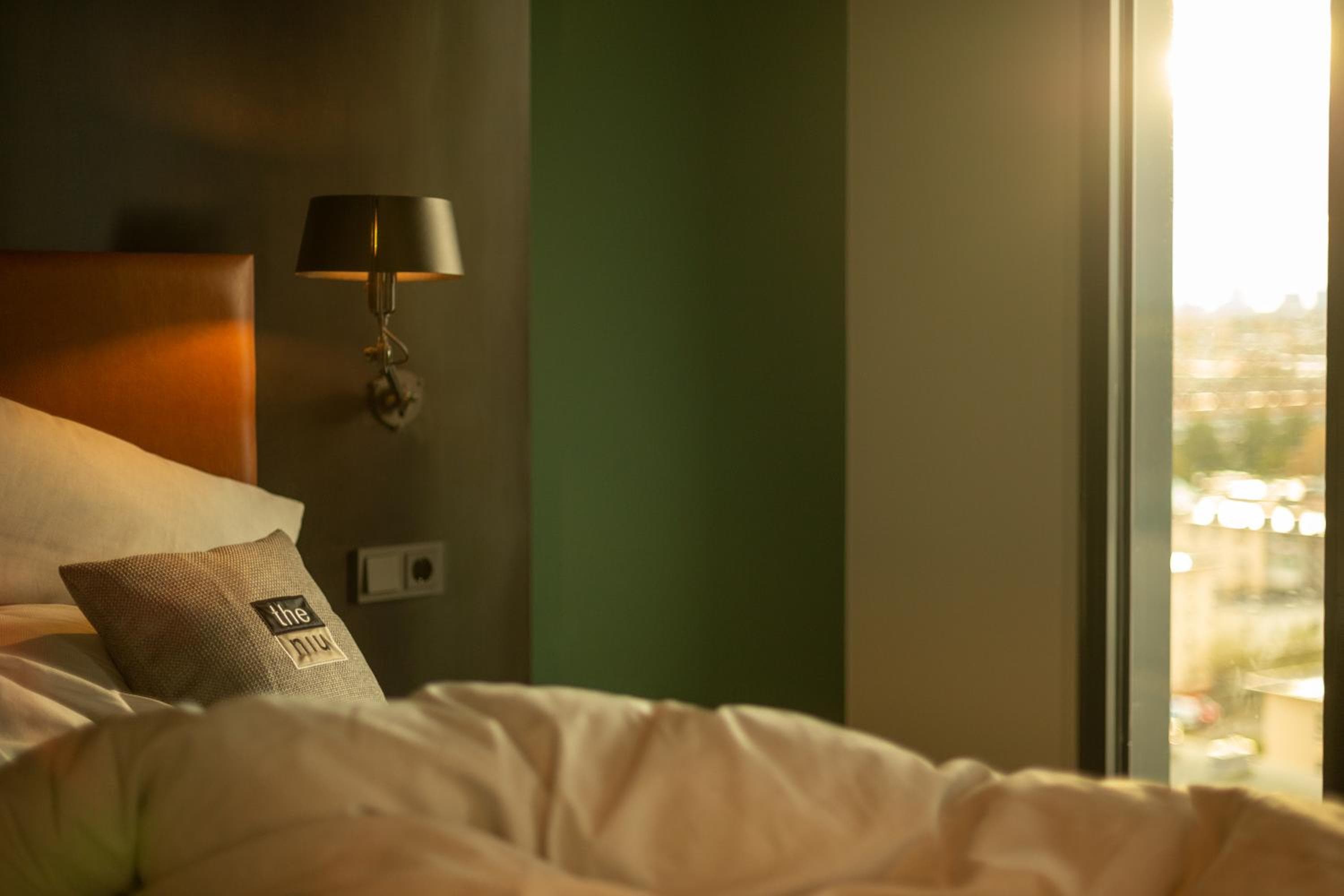 Holiday Inn - the niu, Fender Amsterdam — 3