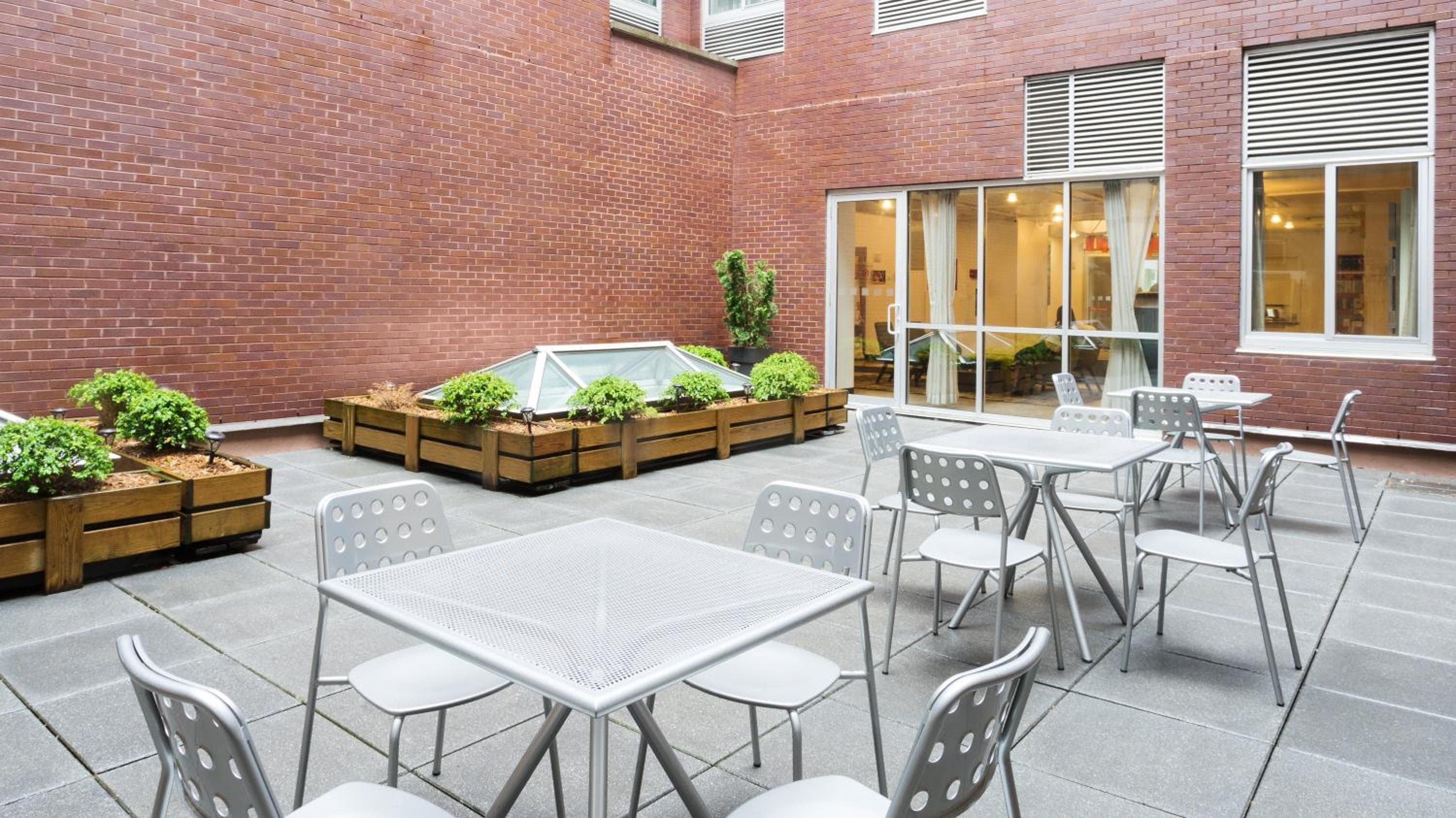 Holiday Inn Lower East Side by IHG — 7