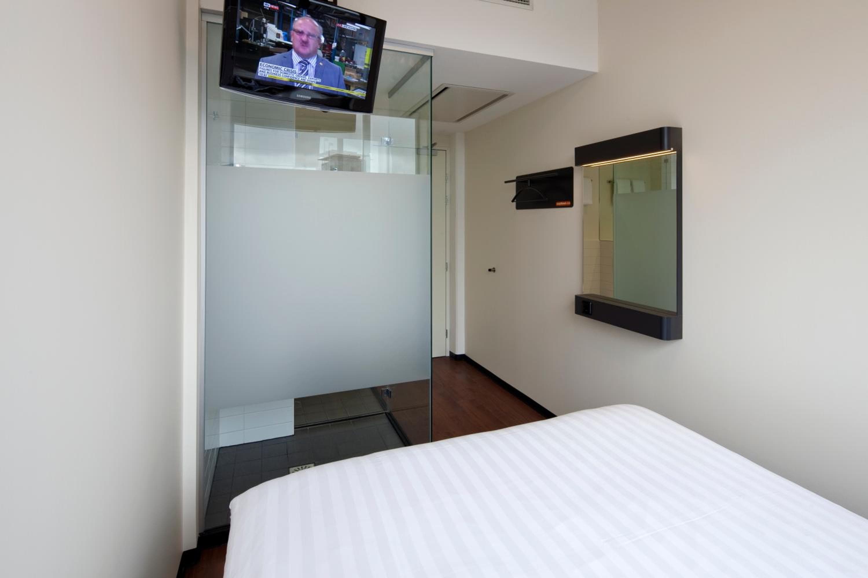 easyHotel Amsterdam City Centre South — 28
