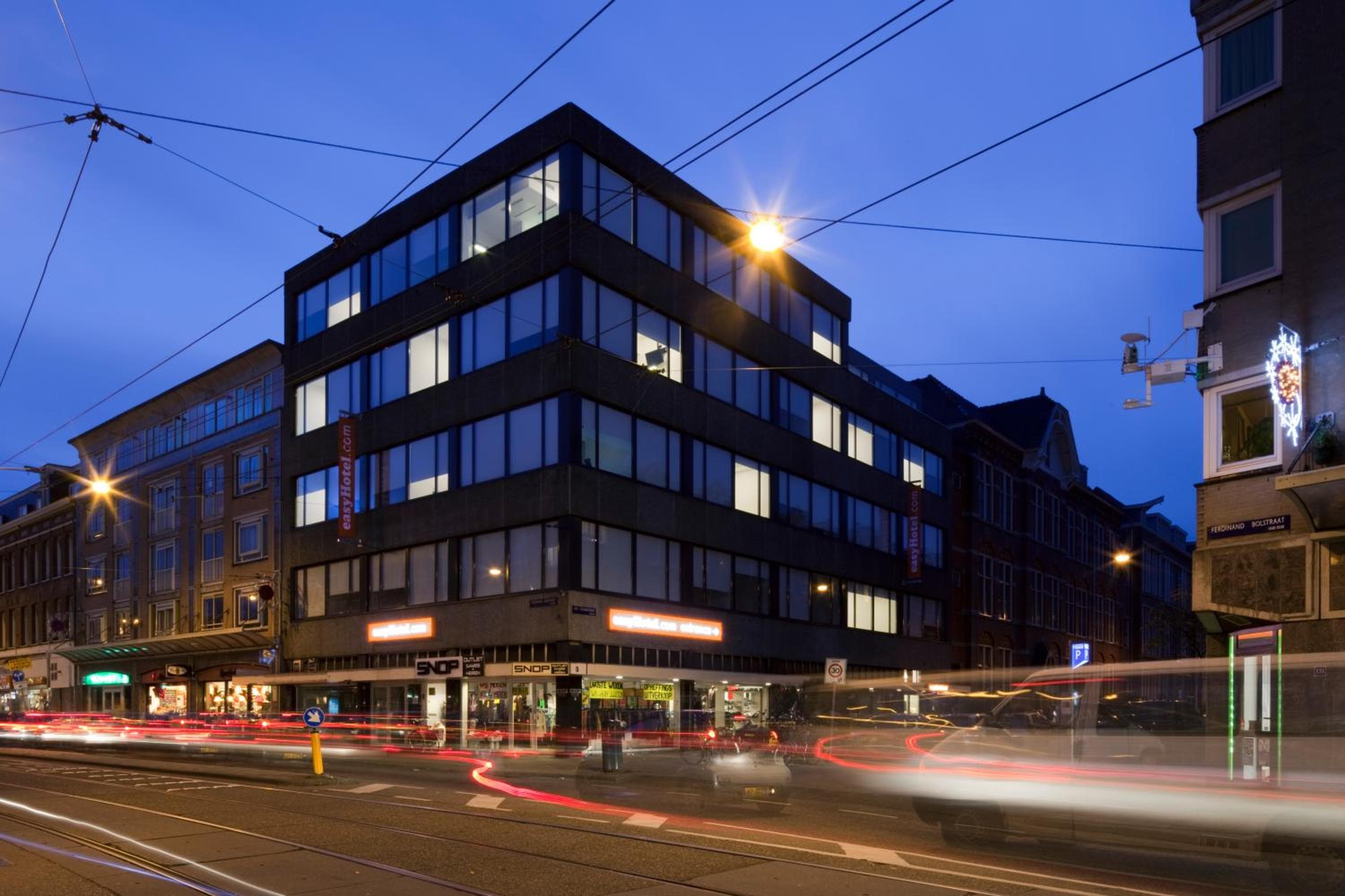easyHotel Amsterdam City Centre South — 14