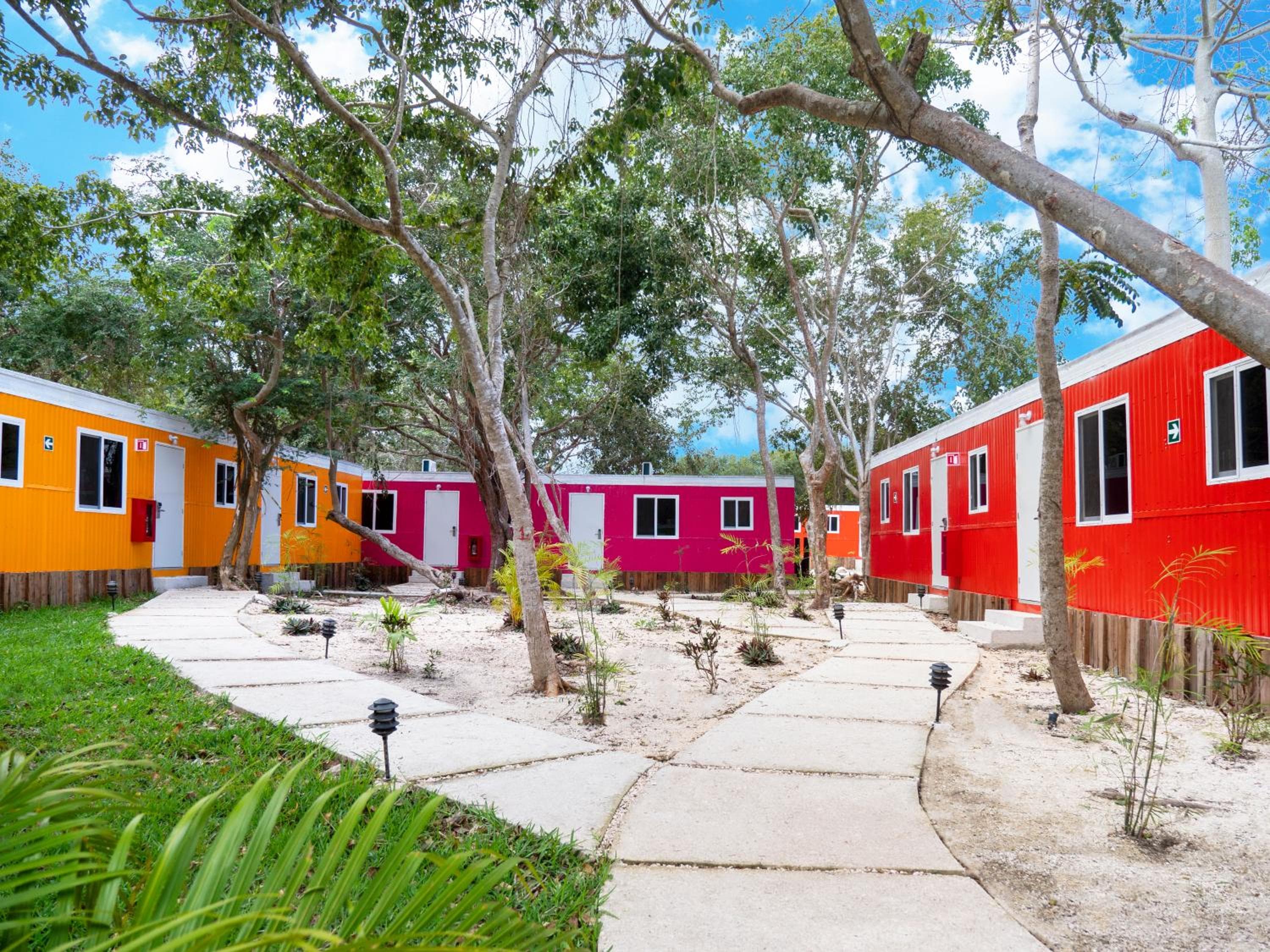 Colorbox beds and rooms — 1
