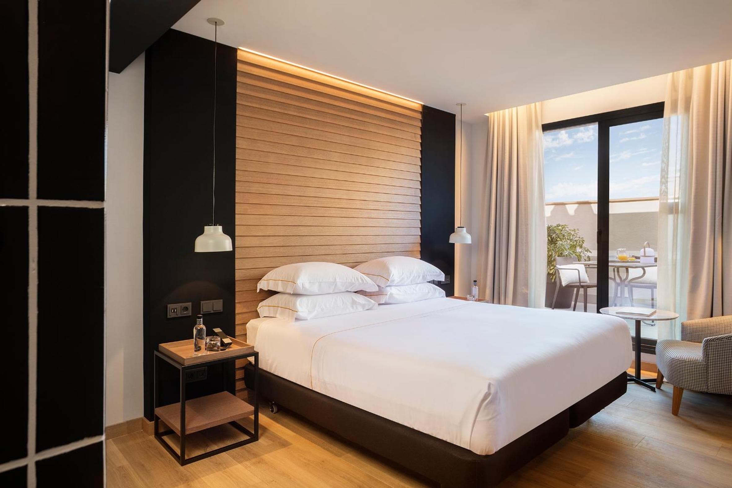 Casa Elliot de Bondia Hotel Group — 2