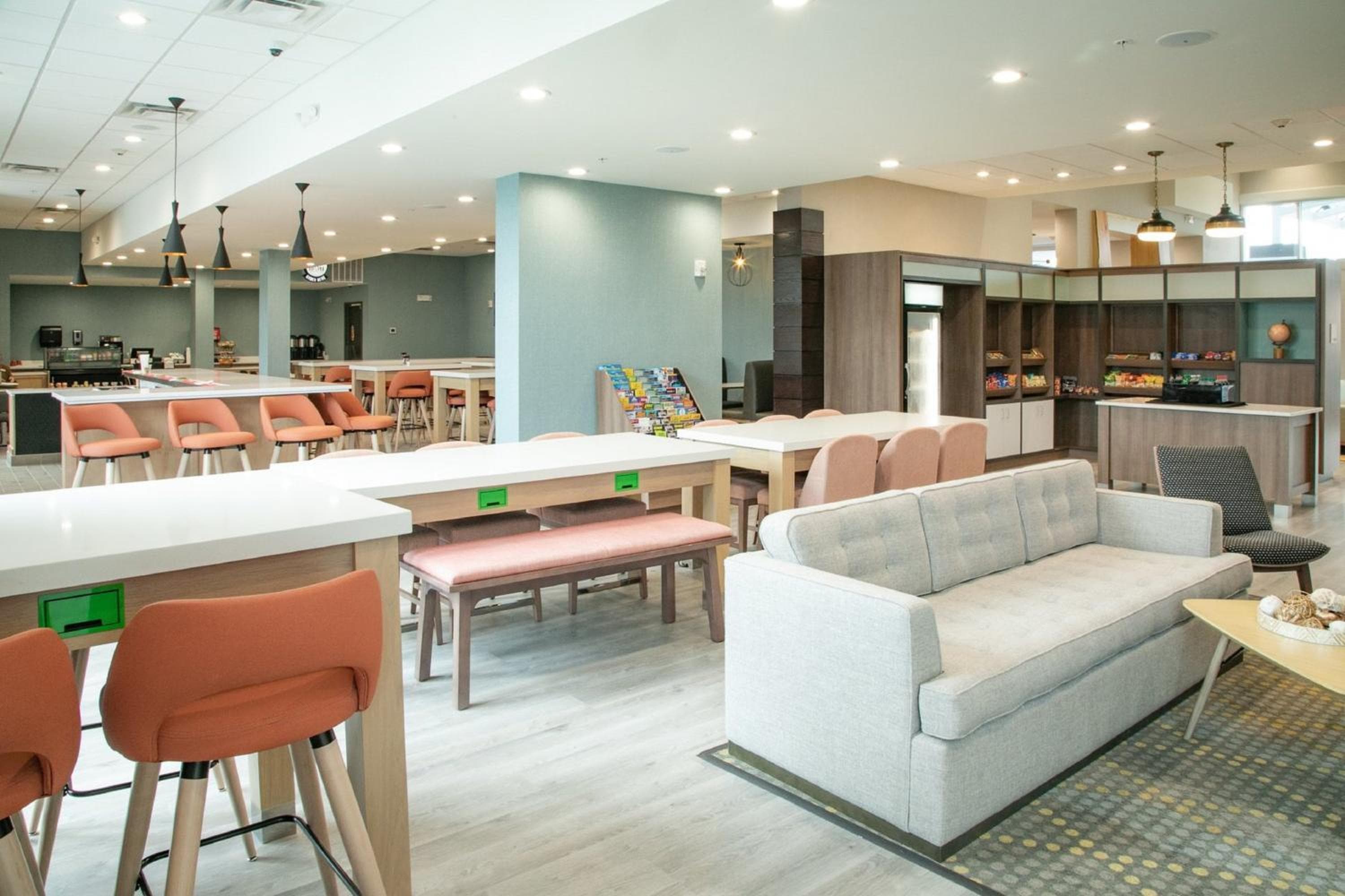 Holiday Inn & Suites Orlando-International Dr S, an IHG Hotel — 13