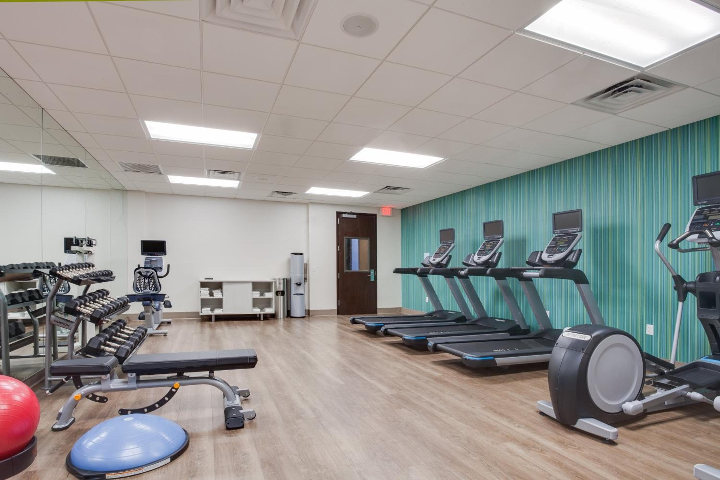 Holiday Inn Express Hotel & Suites Fort Lauderdale Airport/Cruise Port by IHG — 10