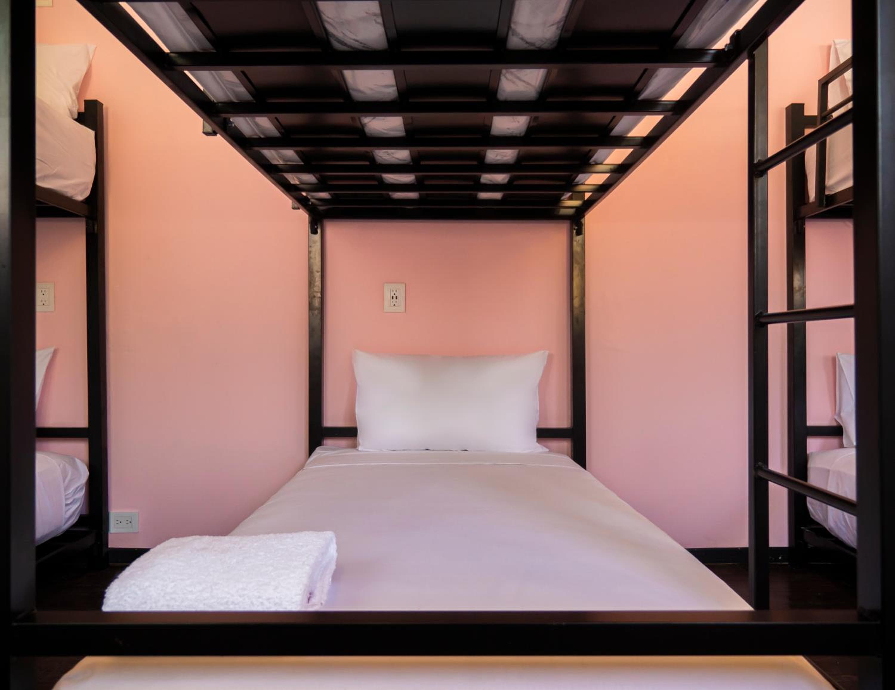 Colorbox beds and rooms — 26