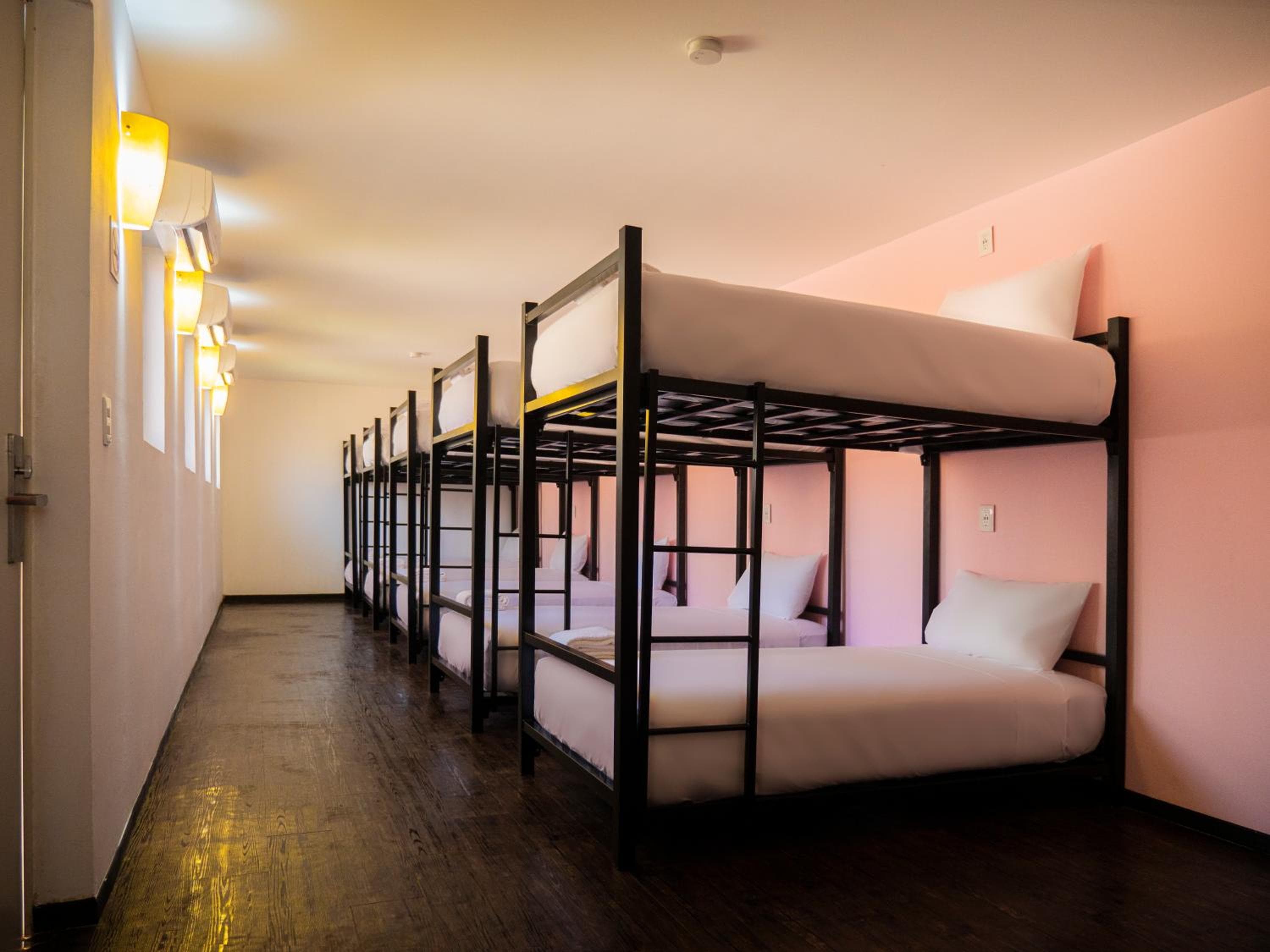 Colorbox beds and rooms — 2