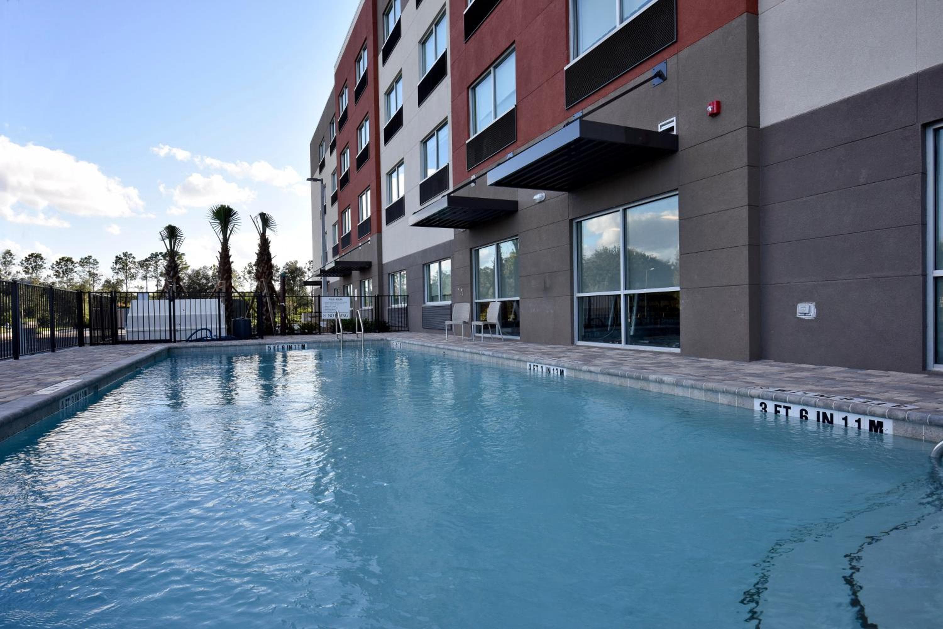 Holiday Inn Express & Suites - Orlando - Southeast, ein IHG Hotel — 29