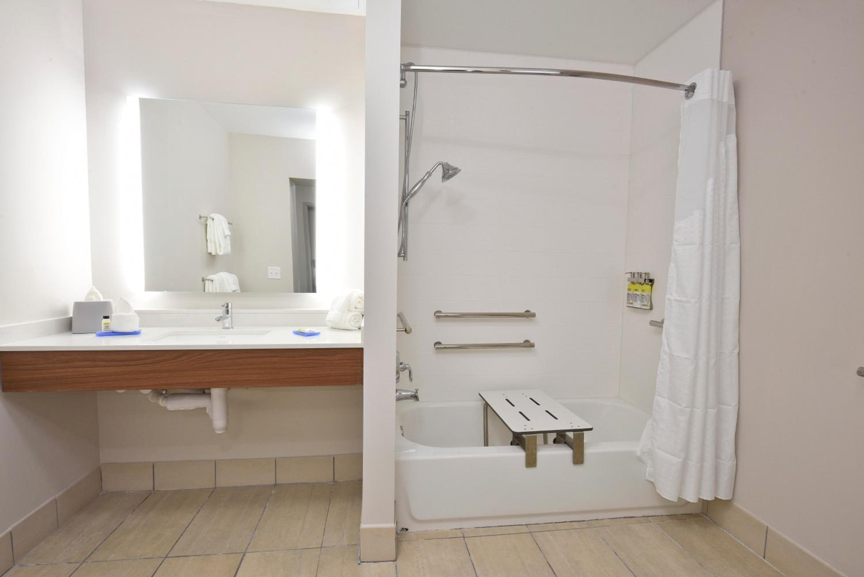 Holiday Inn Express & Suites - Orlando - Southeast, ein IHG Hotel — 19