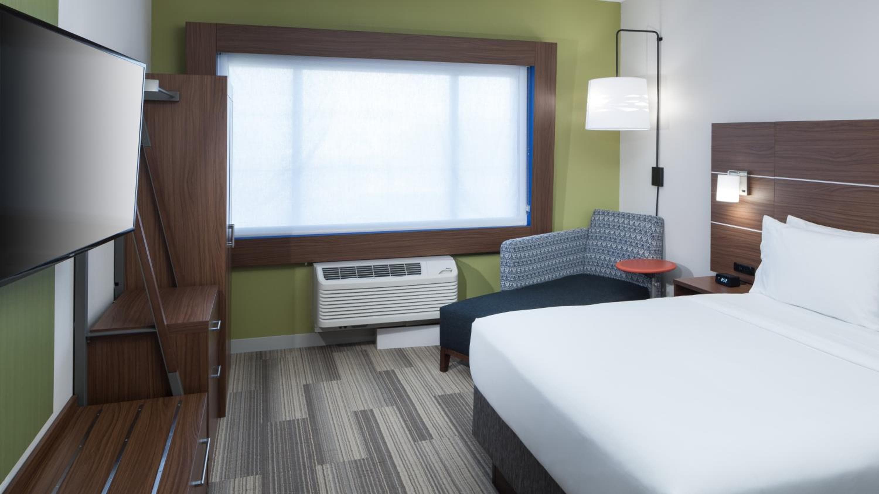 Holiday Inn Express & Suites Orlando At SeaWorld by IHG - With Free Shuttle Service to SeaWorld Parks — 18