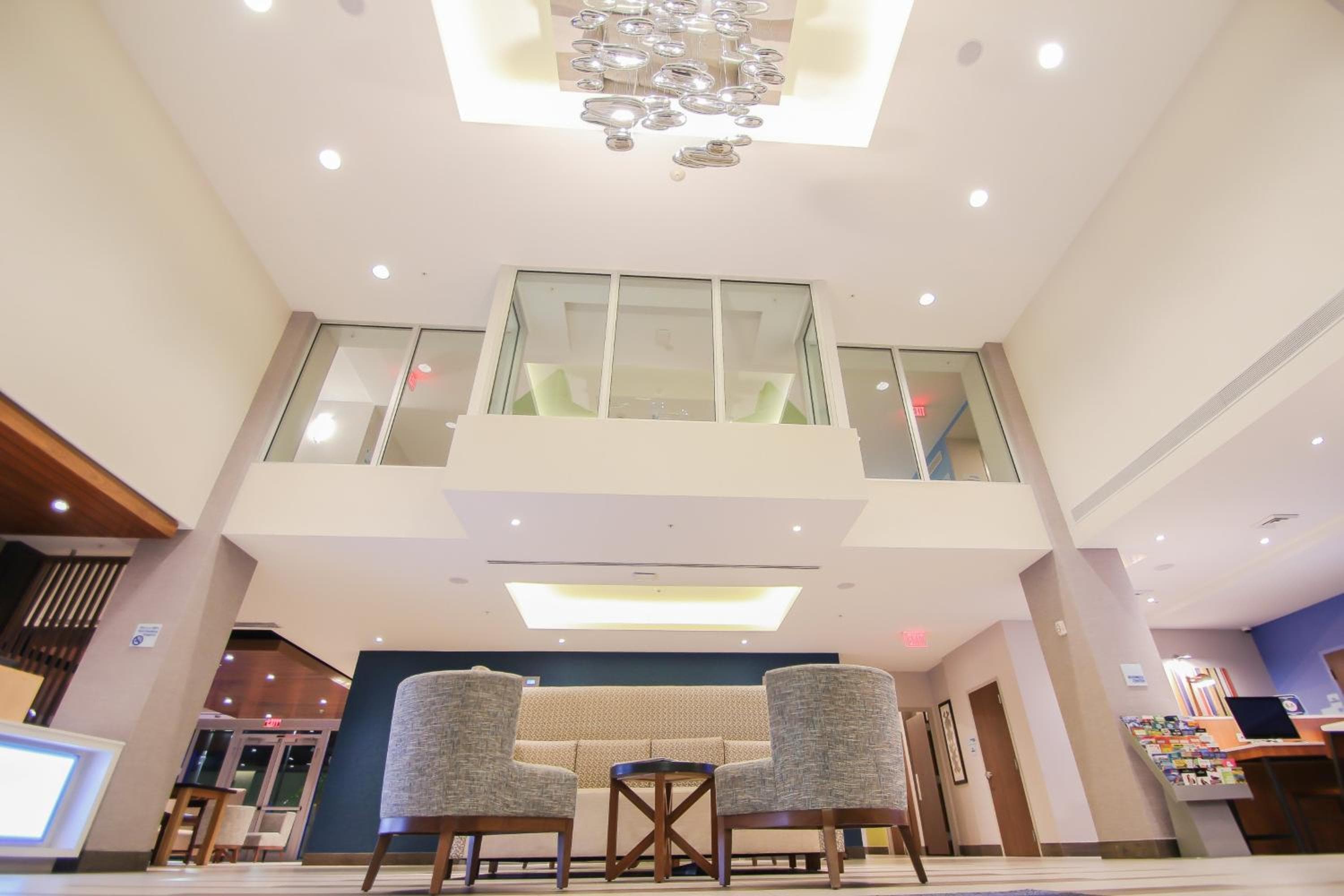 Holiday Inn Express & Suites Miami Airport East, un hotel IHG — 11