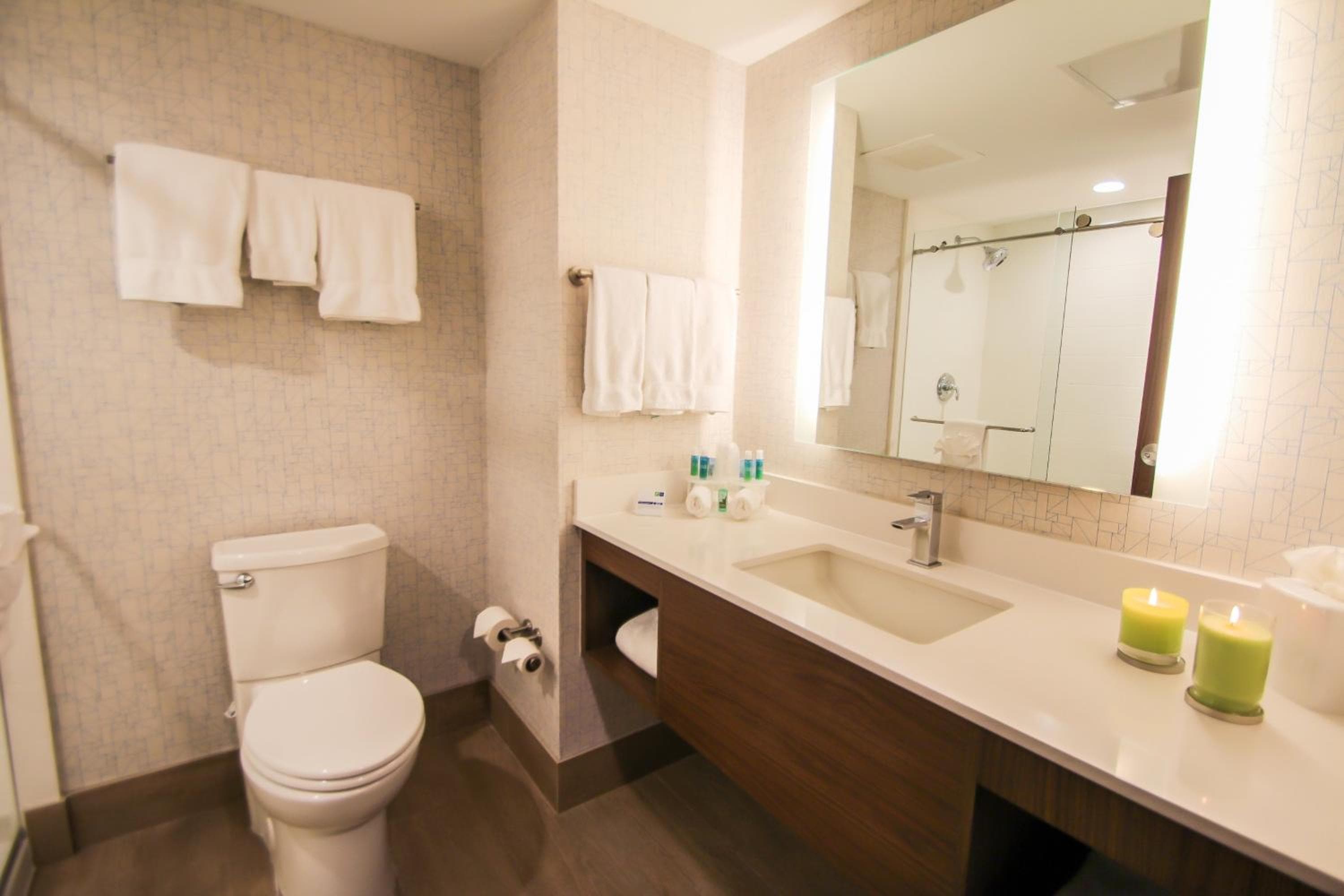Holiday Inn Express & Suites Miami Airport East, un hotel IHG — 24