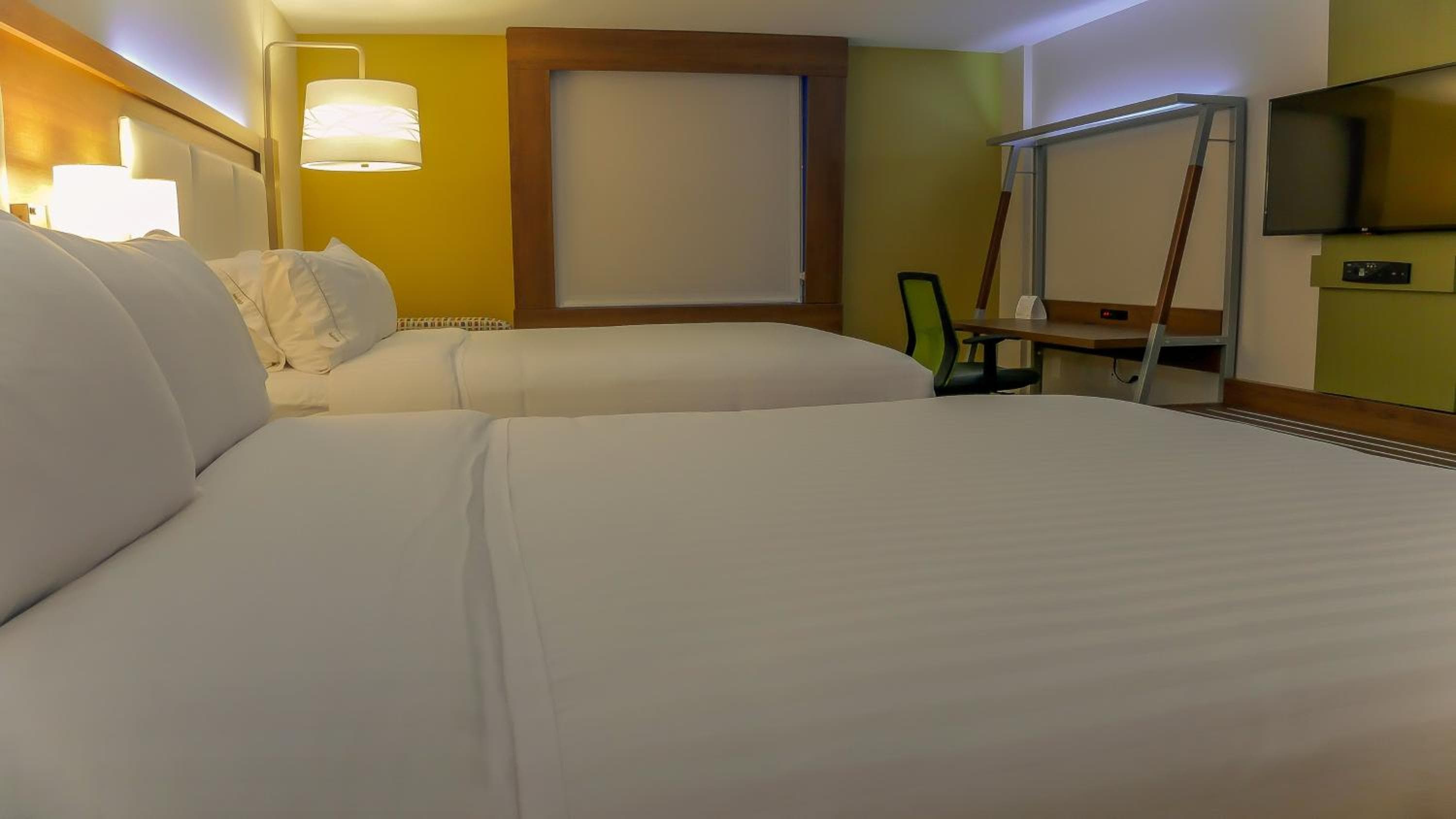 Holiday Inn Express & Suites Miami Airport East by IHG — 5