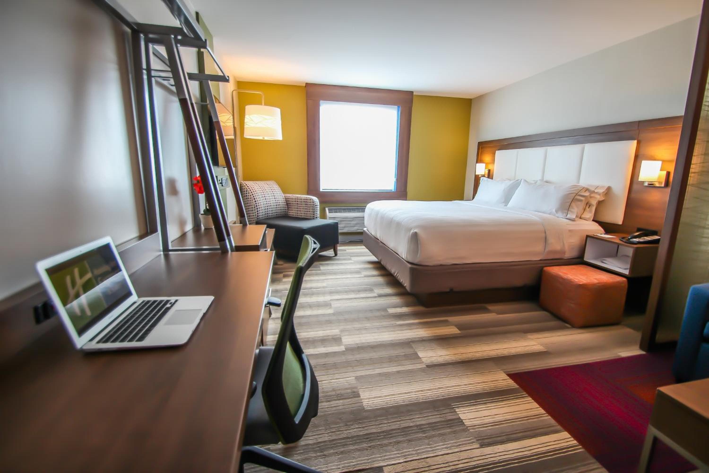 Holiday Inn Express & Suites Miami Airport East by IHG — 26